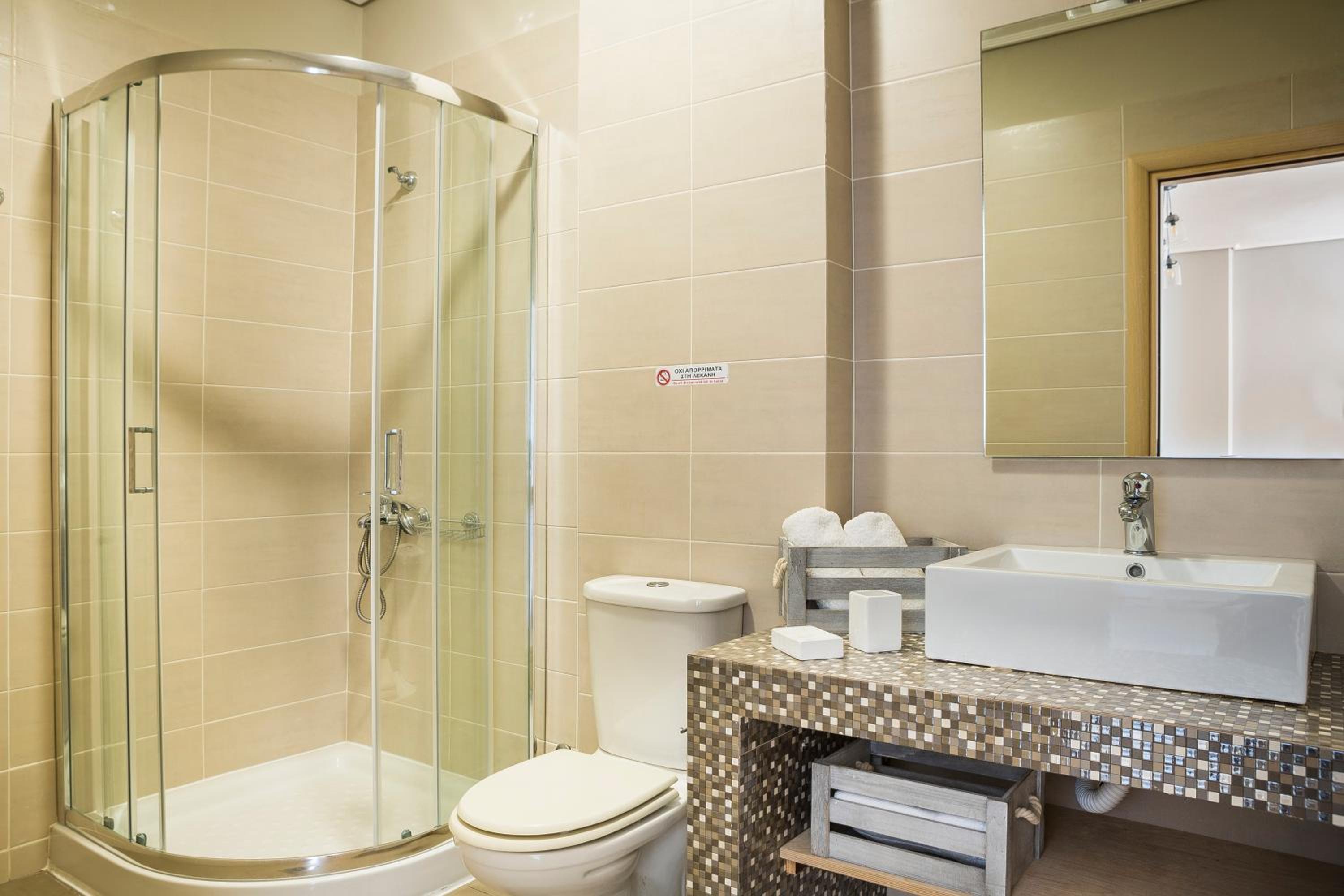 Apartment Lilly, brand new apartment with communal pool, 10 meters from sea