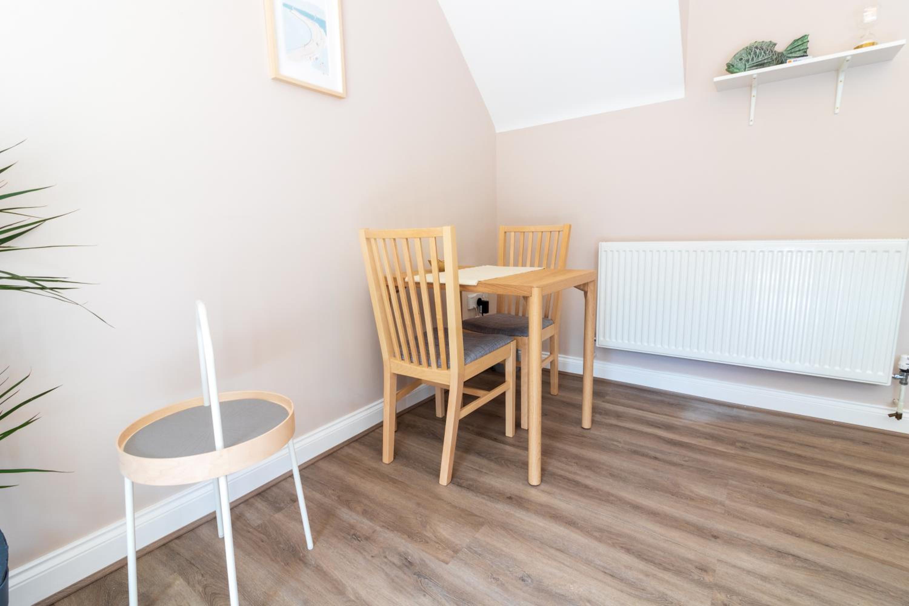 Cosy Brixham apartment with garden close to Town
