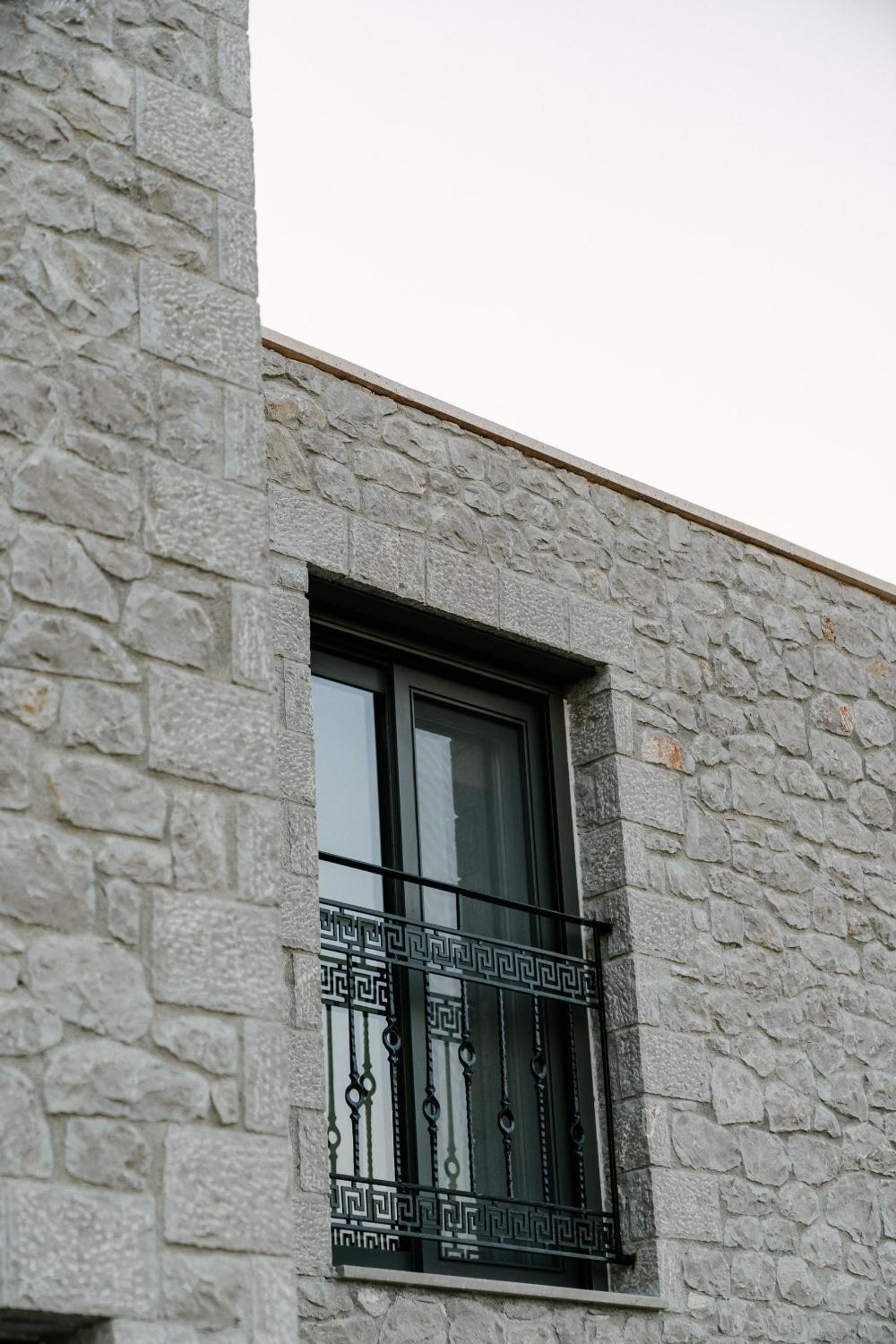 Irissa Suites