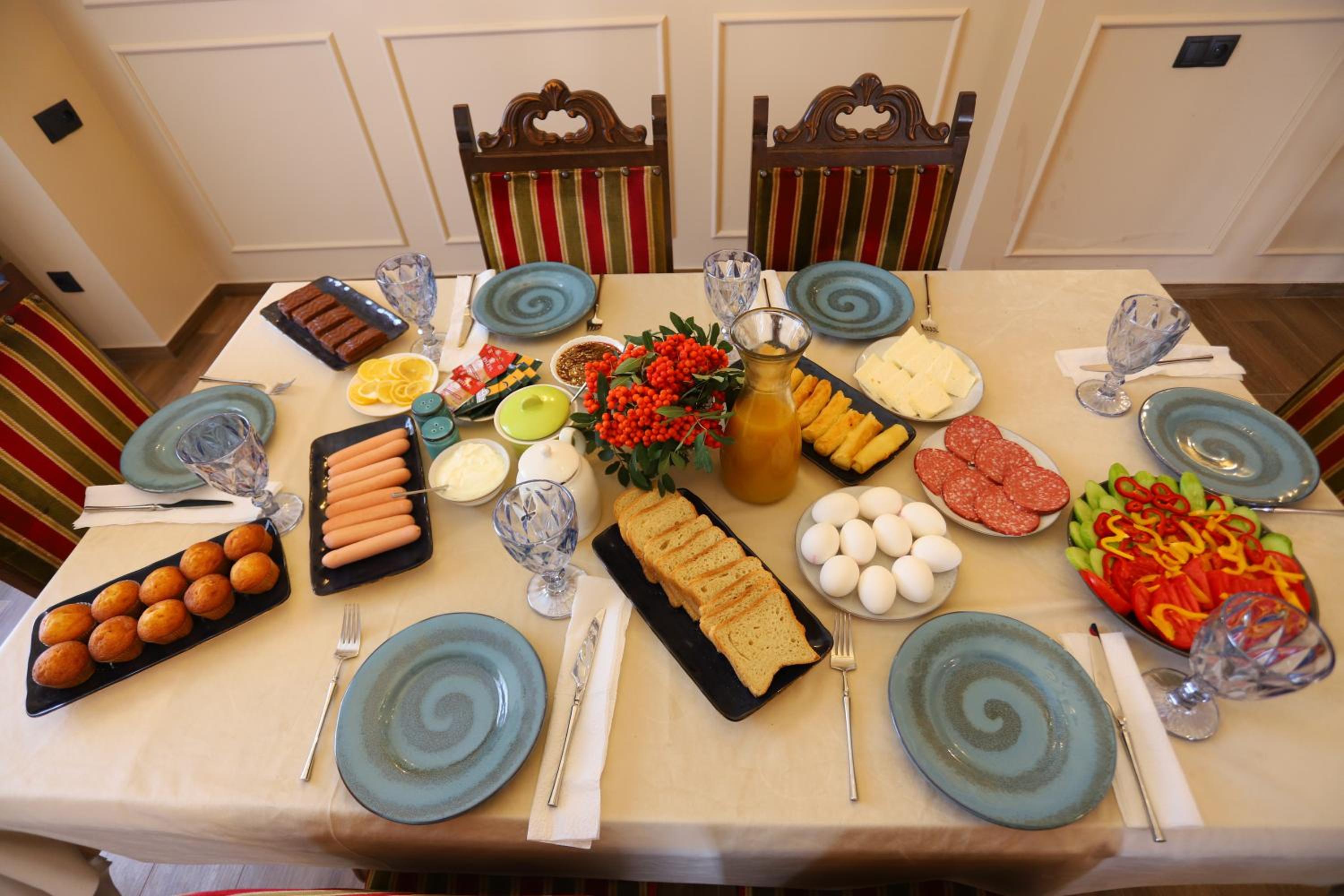 breakfast buffet
