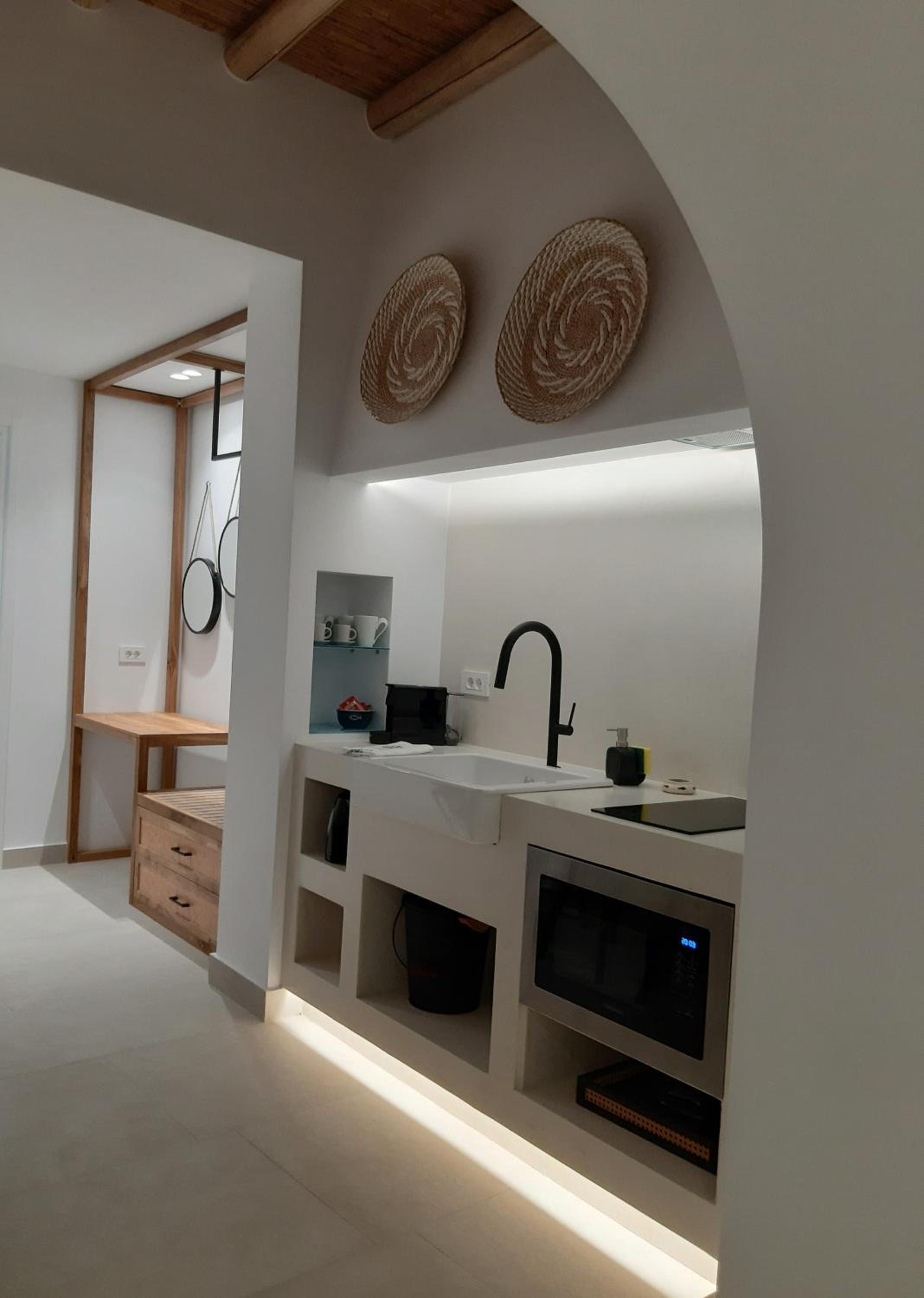 Sfakia Seaside Luxury Suites view 5
