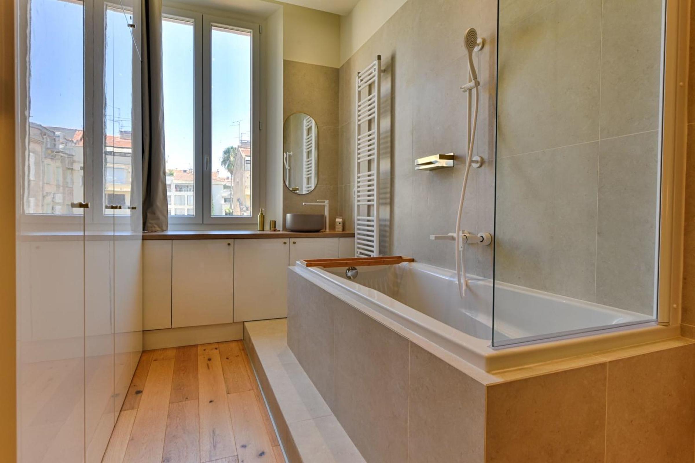 CMG - Luxueux appartement 2BR-6P - Cannes Centre photo 4