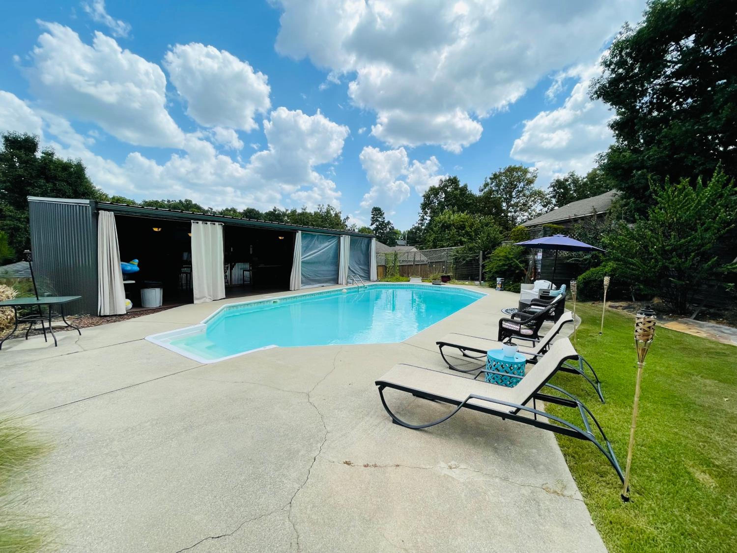Lake Hamilton Pool House with Cabana and NEW hot tub!
