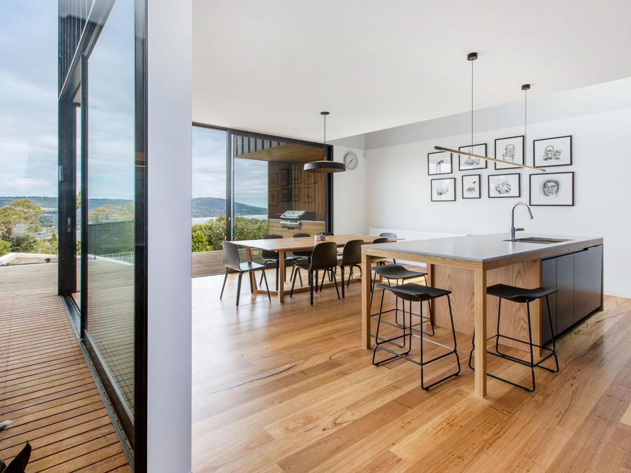 COASTAL LUXE - MT MARTHA