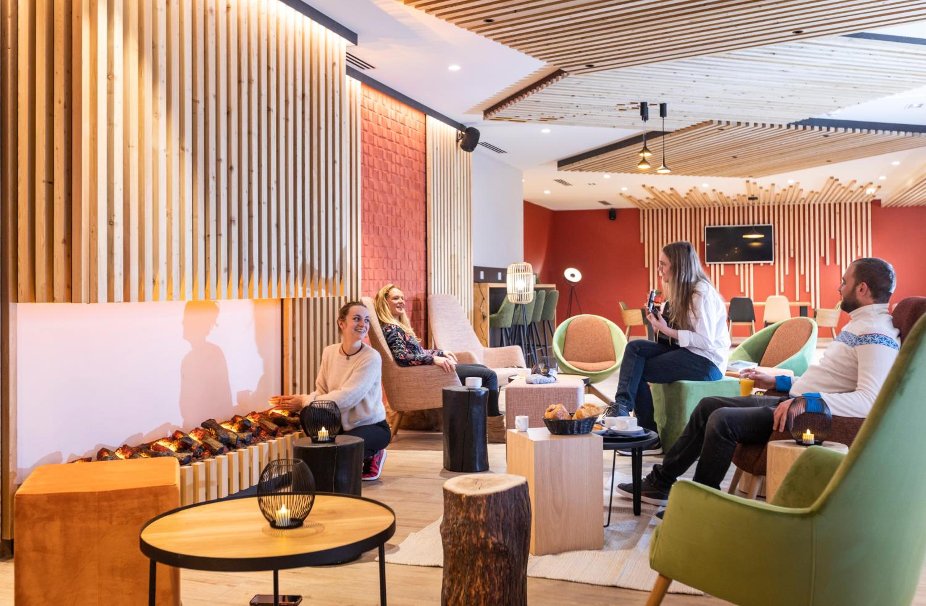 Lobby & Reception