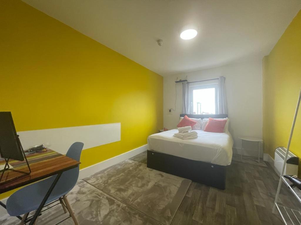 Neon 160 view 4