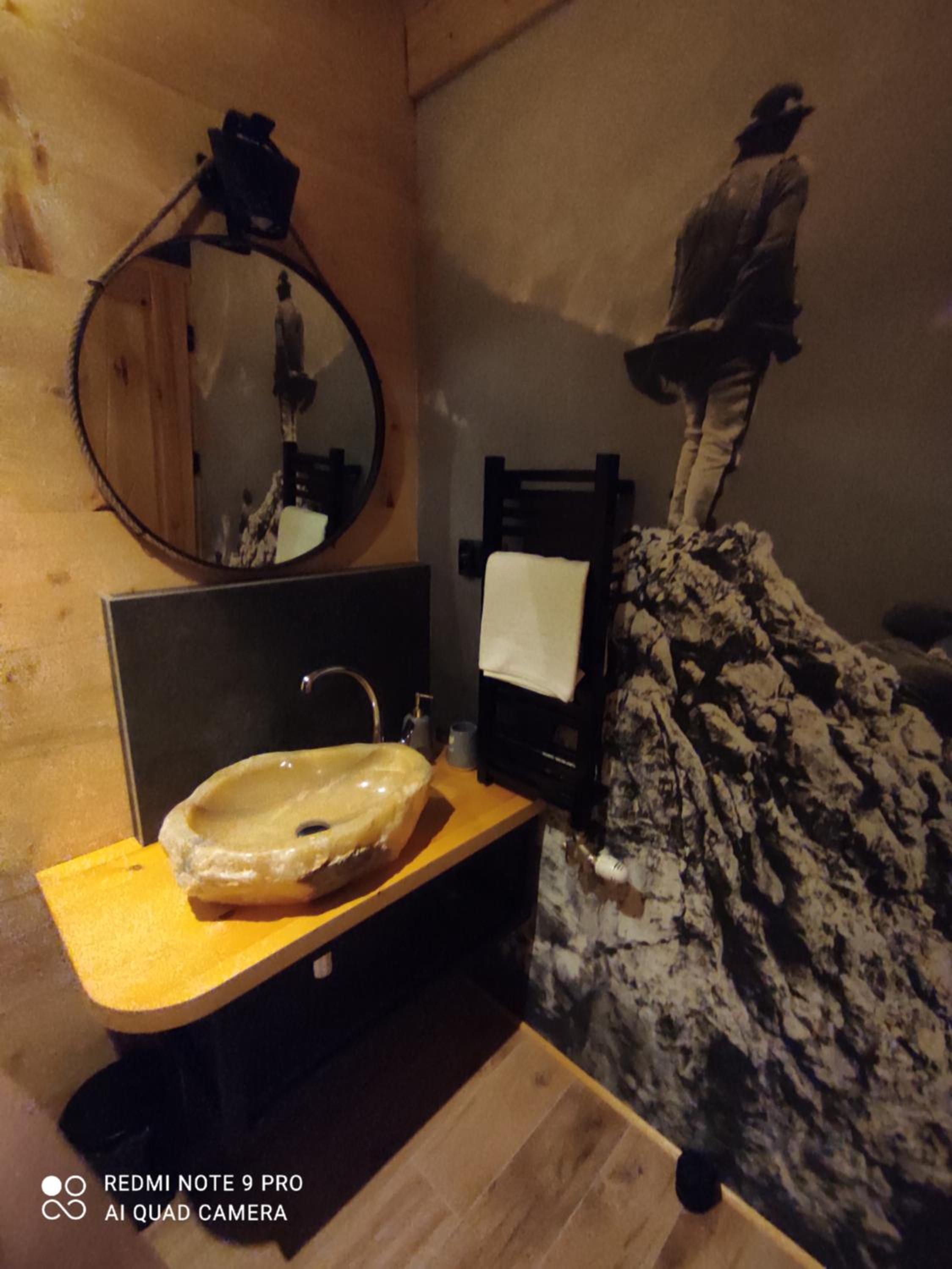 Photo 33