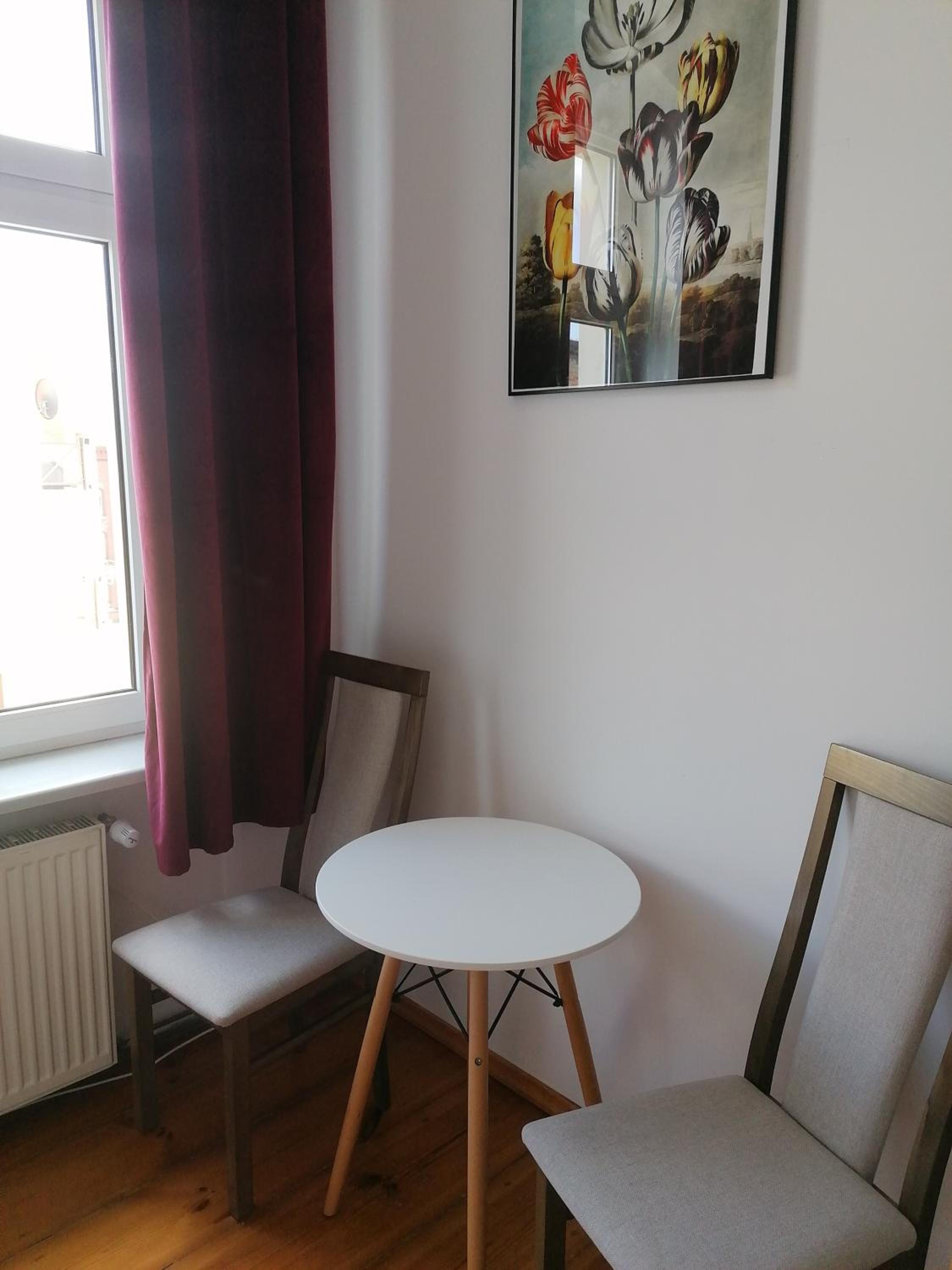 Hostel Tulip - Pokój 7 ze wspólną łazienką i kuchnią view 5