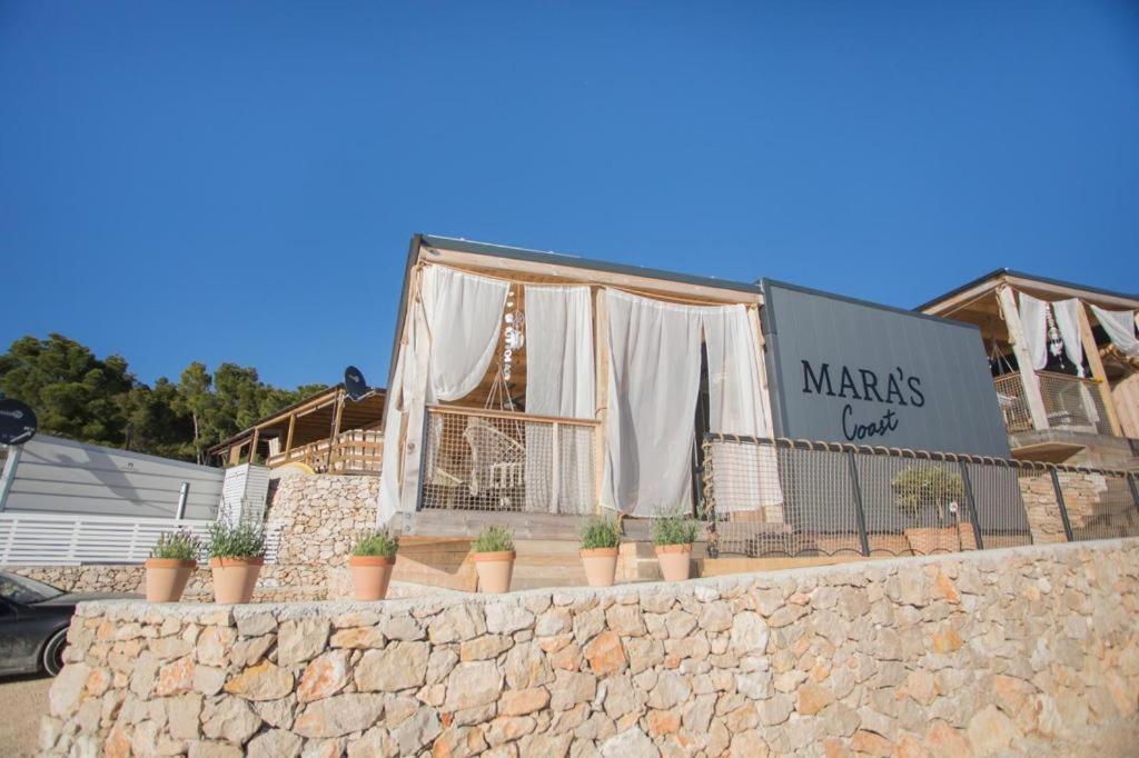 Mara's Coast - Amelia view 3