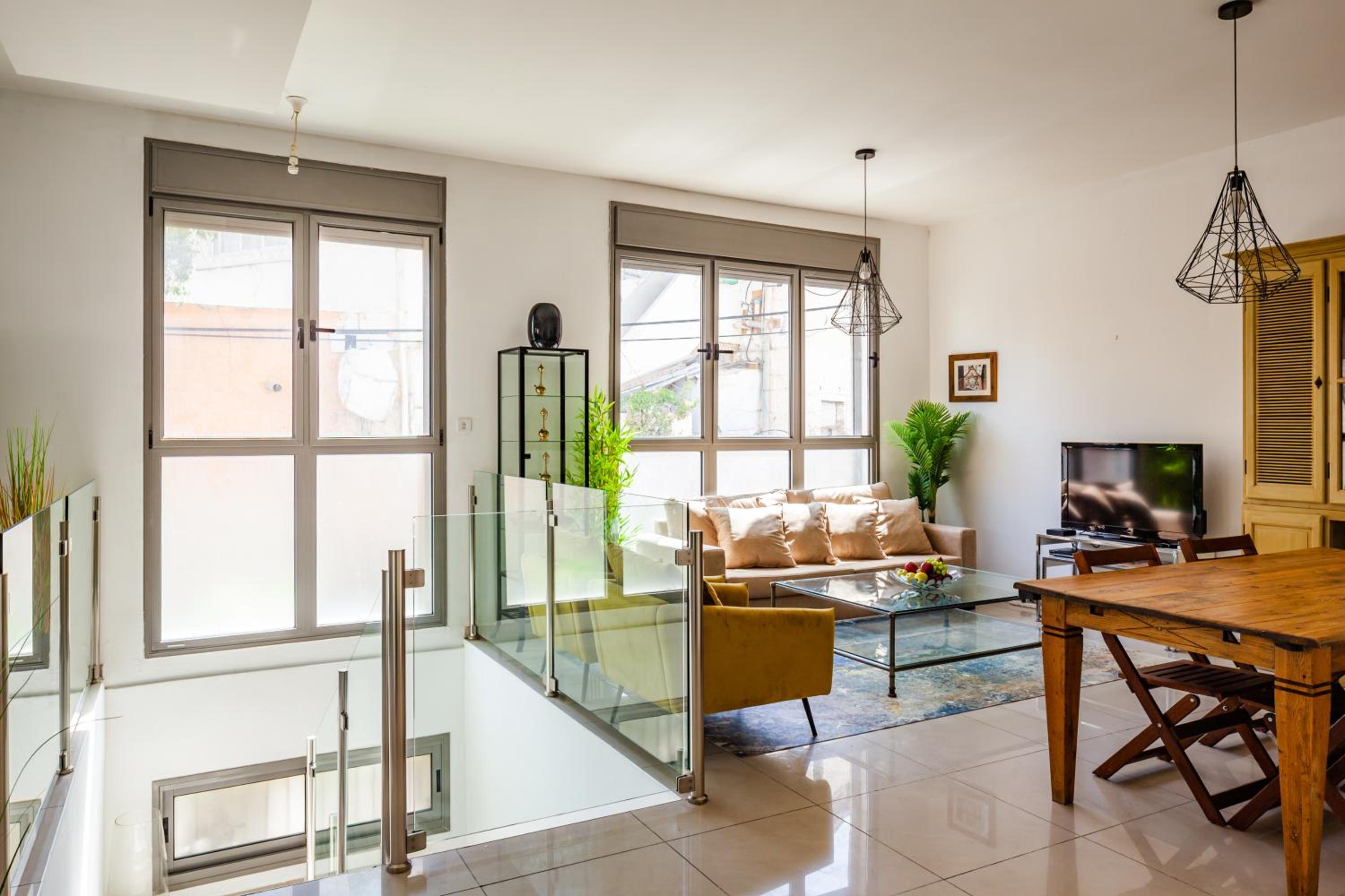 Superior and Spacious Duplex in the Kerem