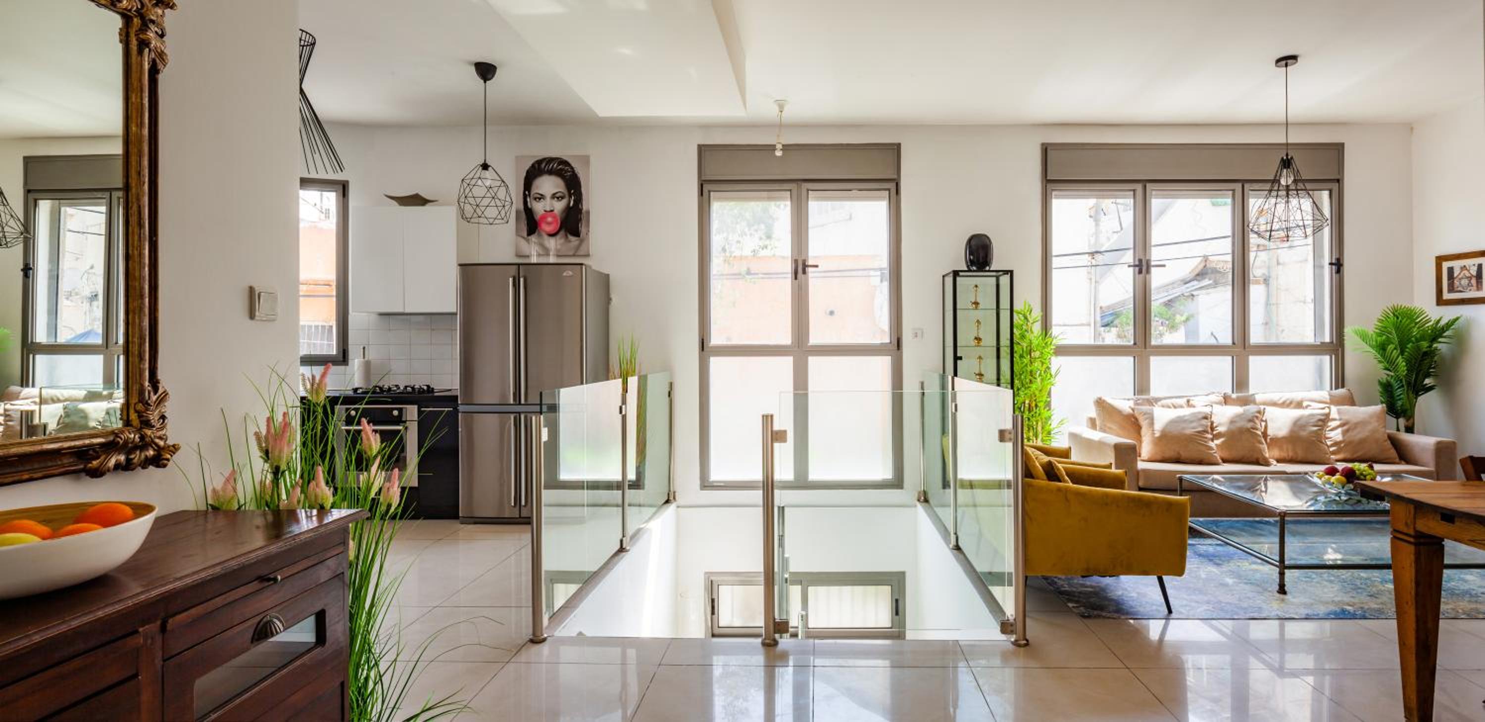 Superior and Spacious Duplex in the Kerem view 4