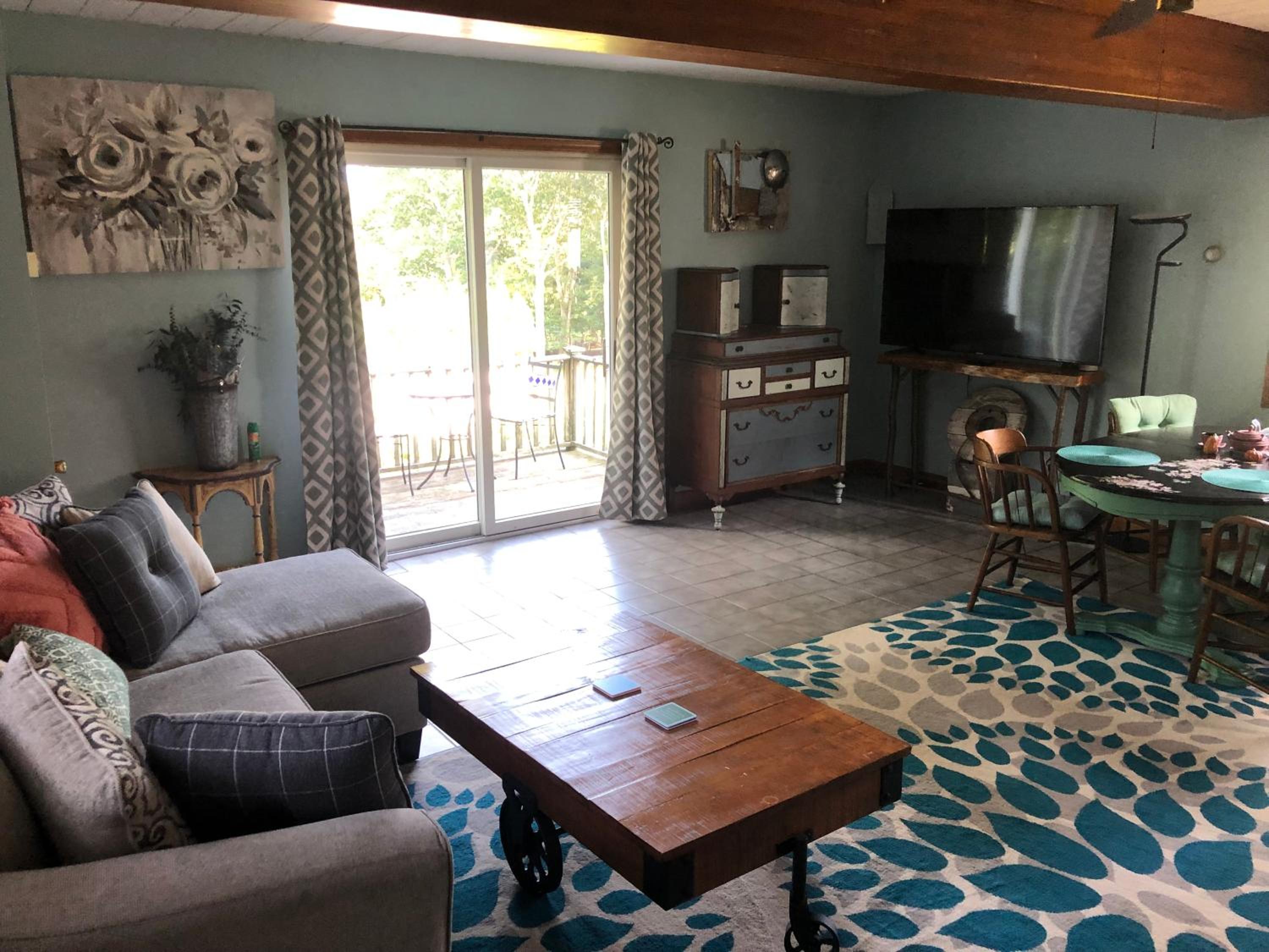 1 bed cottage, water views & water access