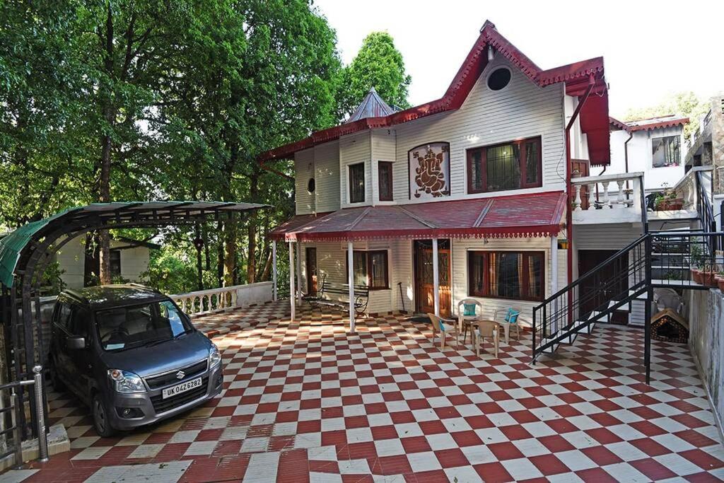 Dalhousie Luxury Villa view 5