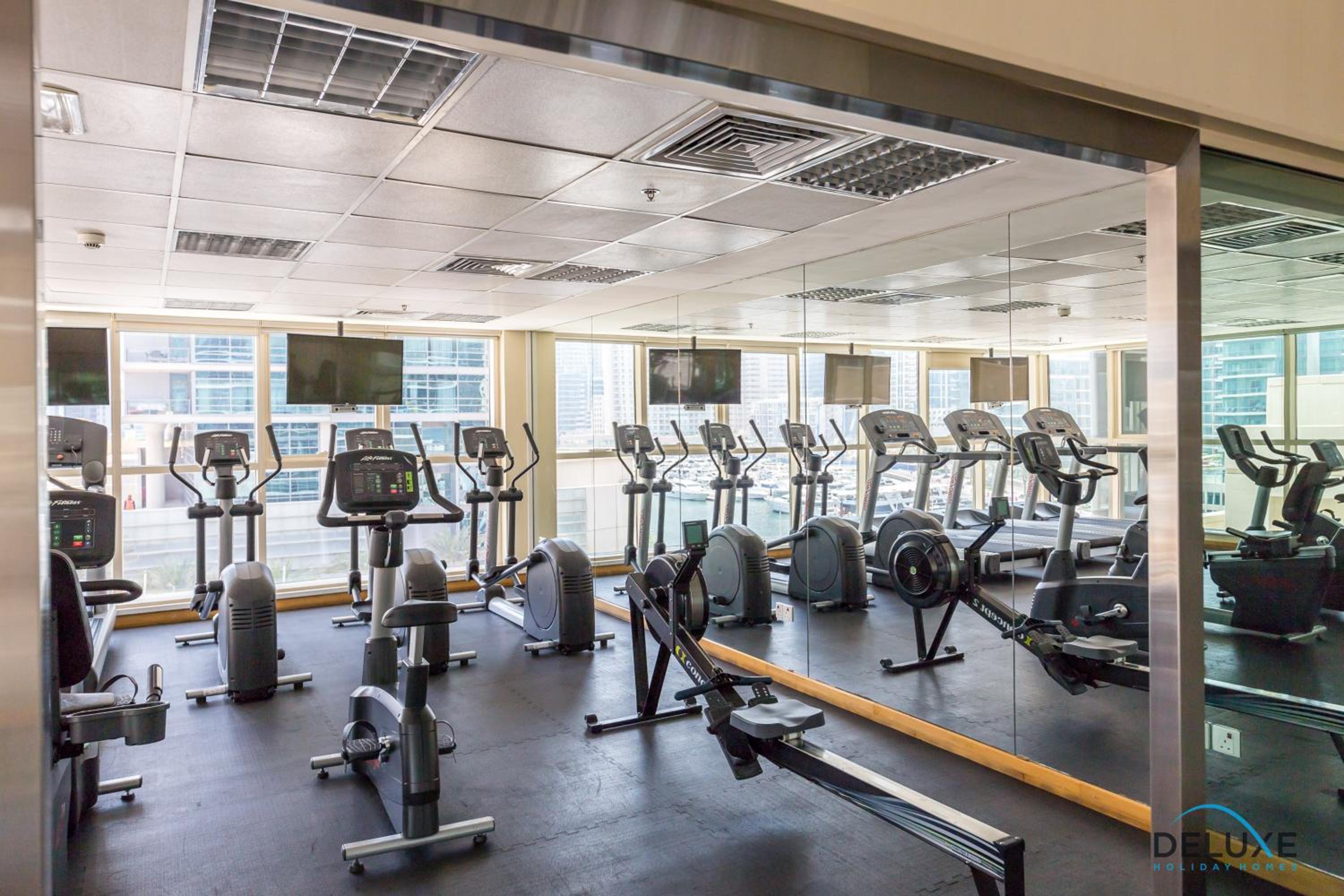 Vibrant 1BR at Dubai Marina Quay West by Deluxe Holiday Homes