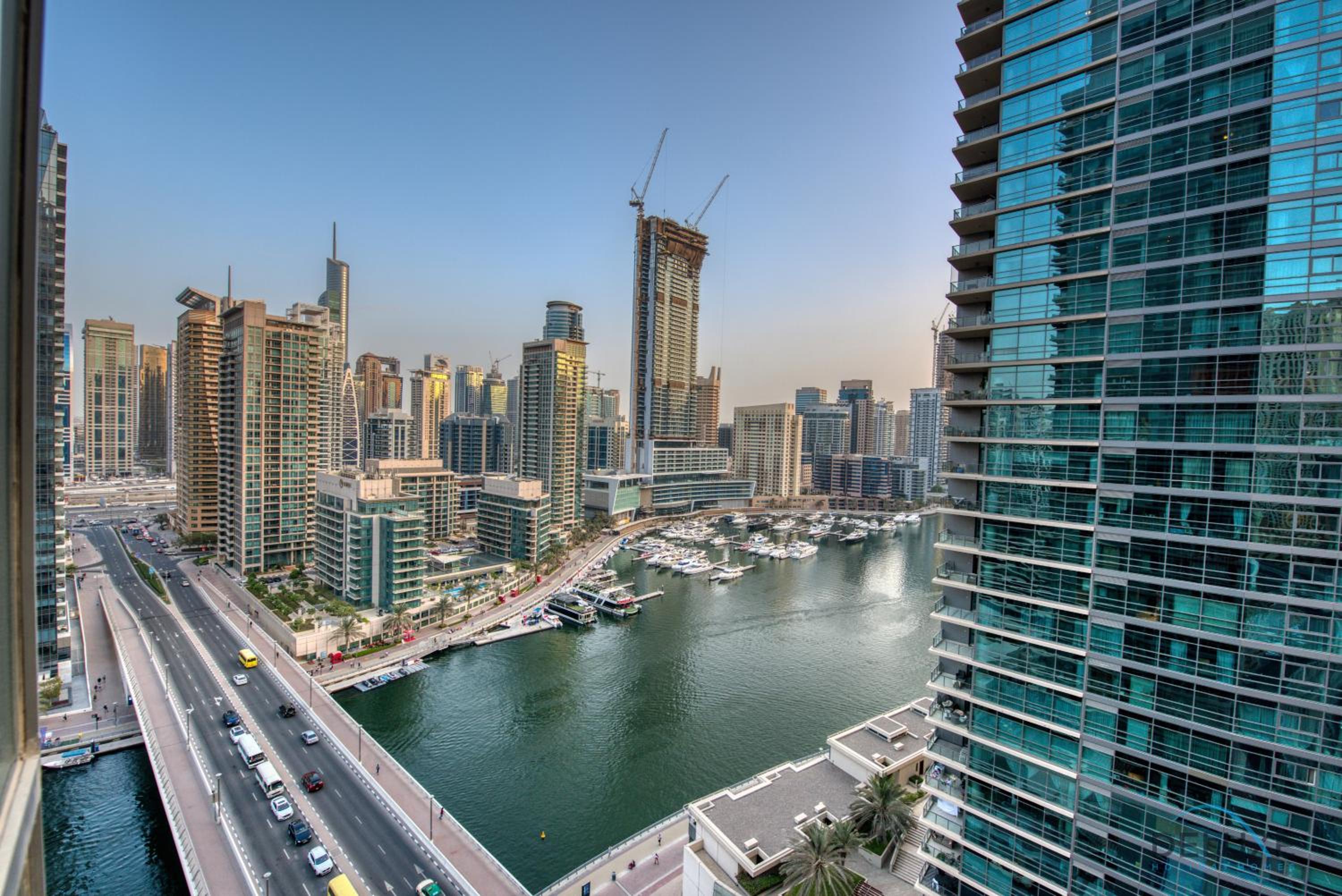 Vibrant 1BR at Dubai Marina Quay West by Deluxe Holiday Homes
