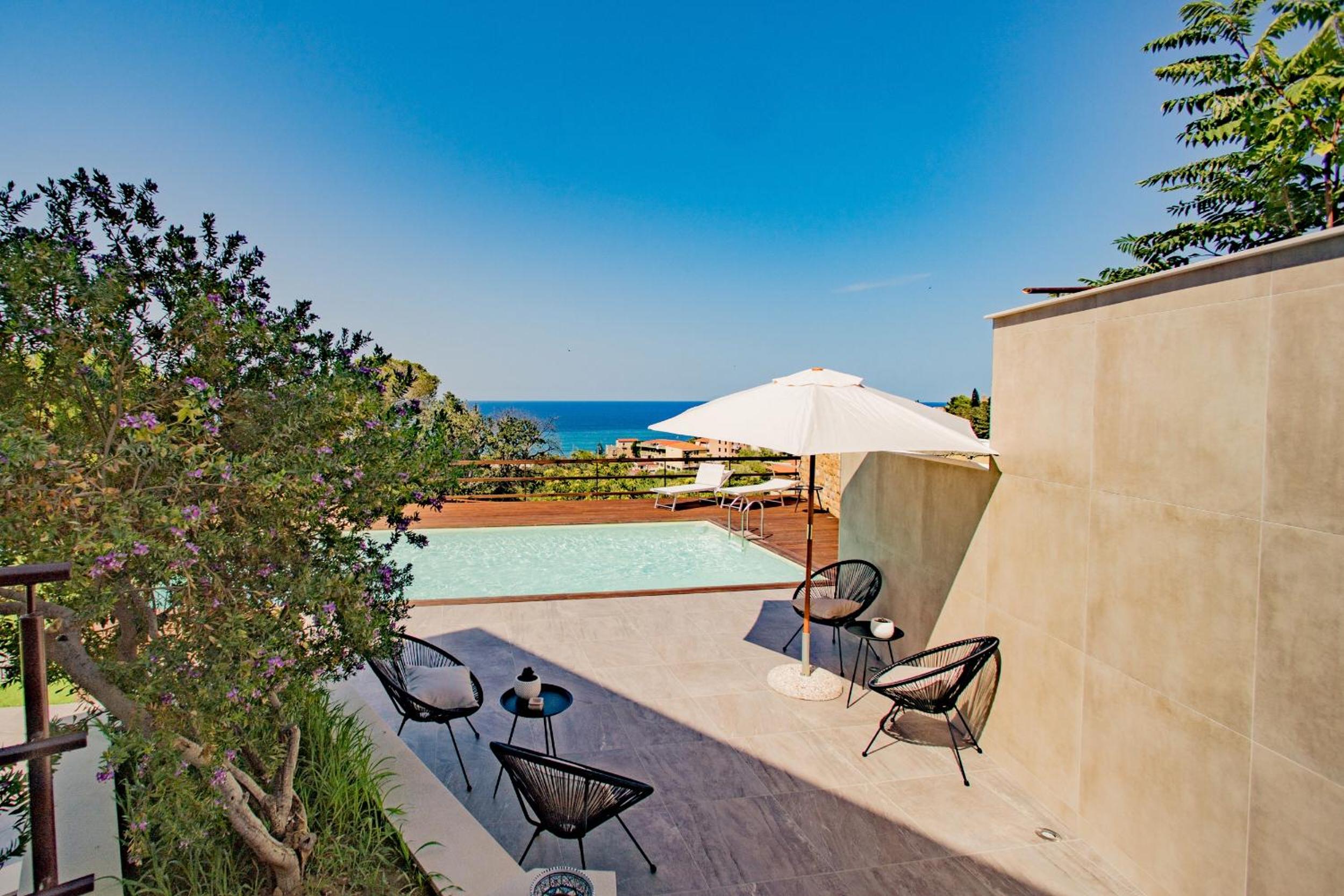 Pater Meus Suites