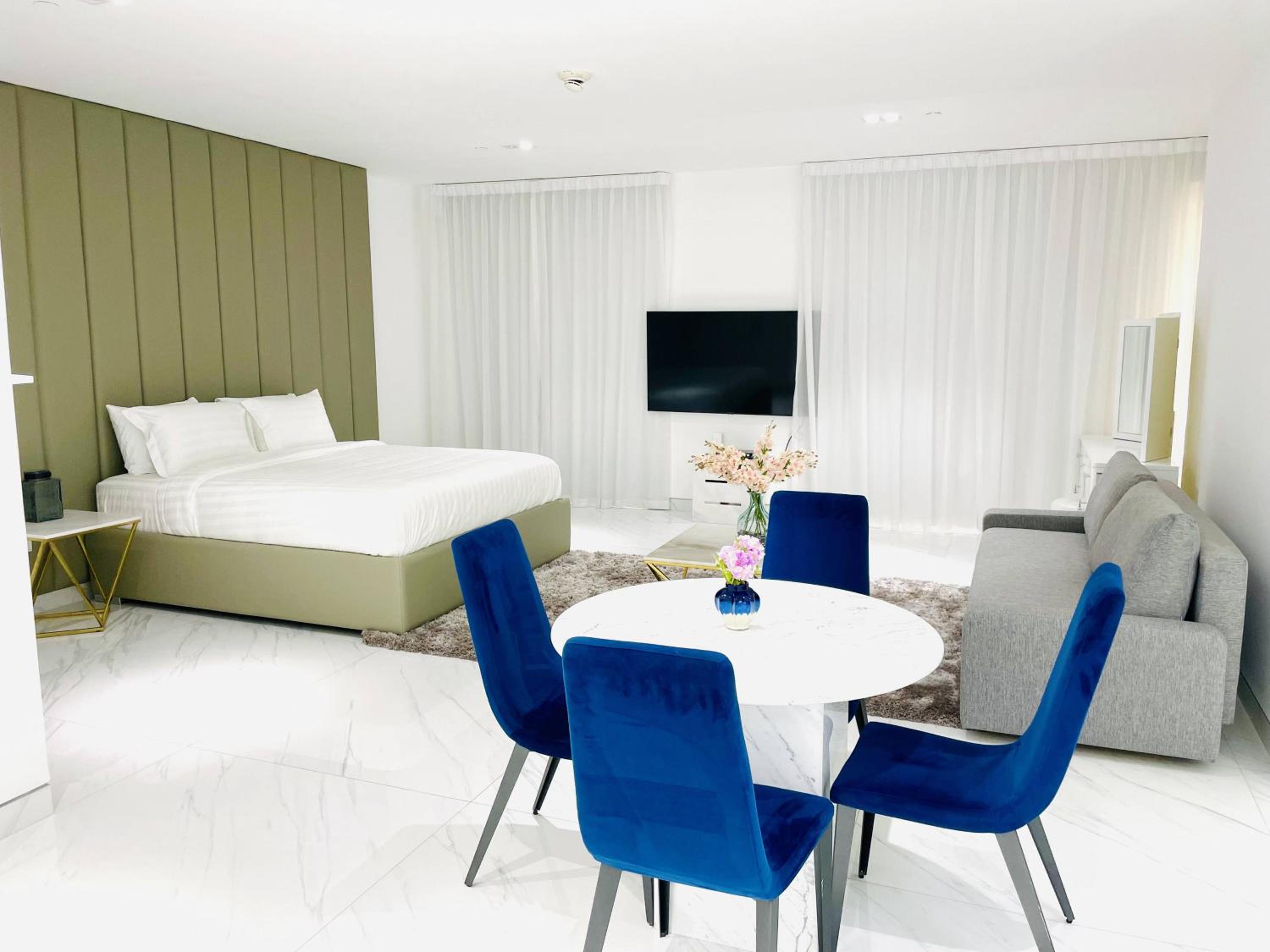 Luxury Casa Premium Studio Apartments - with Full Kitchen, Balcony at JBR Beach