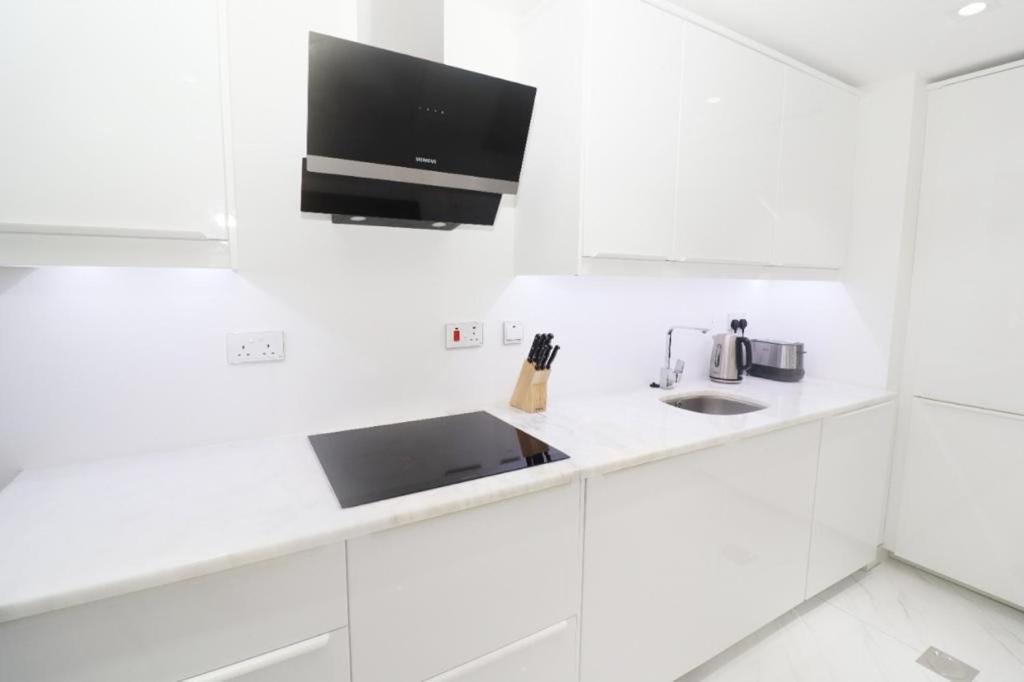 Luxury Casa Premium Studio Apartments - with Full Kitchen, Balcony at JBR Beach