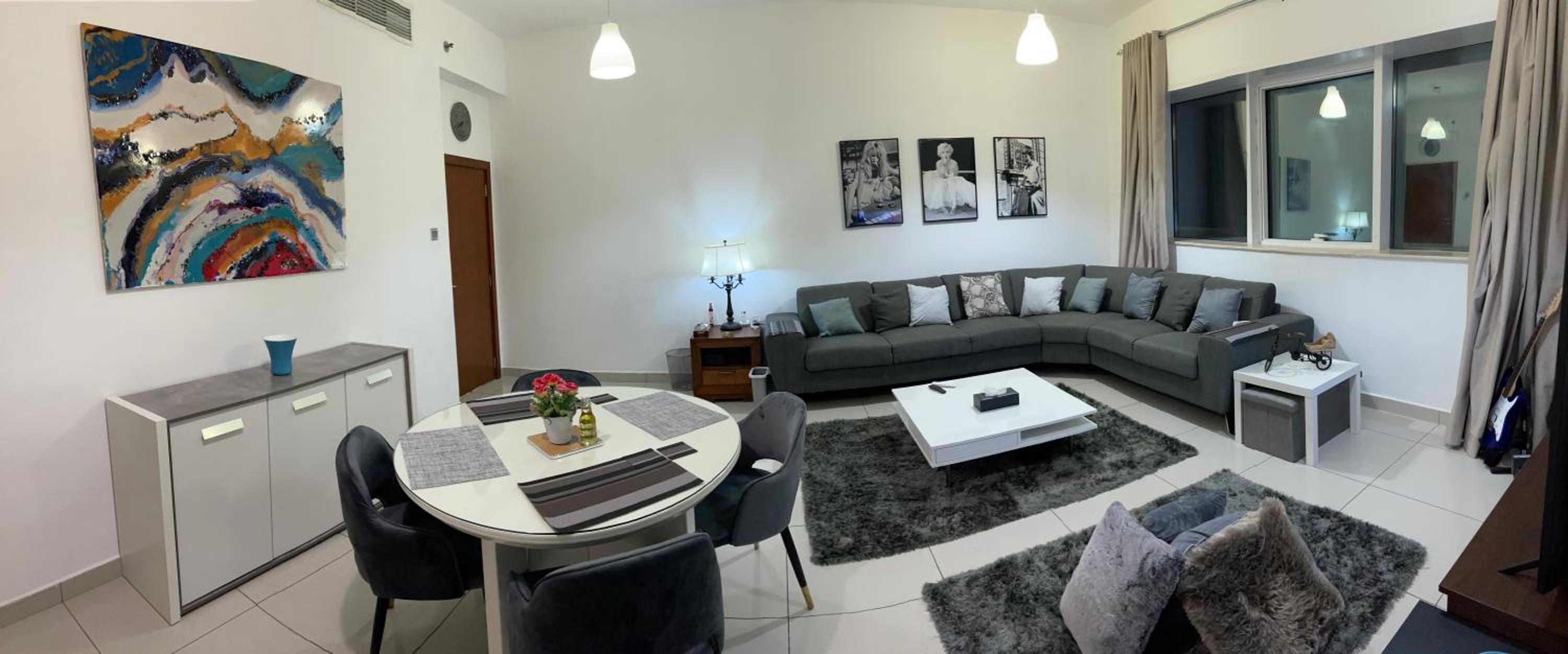 Bright Luxury 2BR Aprt Dubai Marina with Balcony & Free Parking