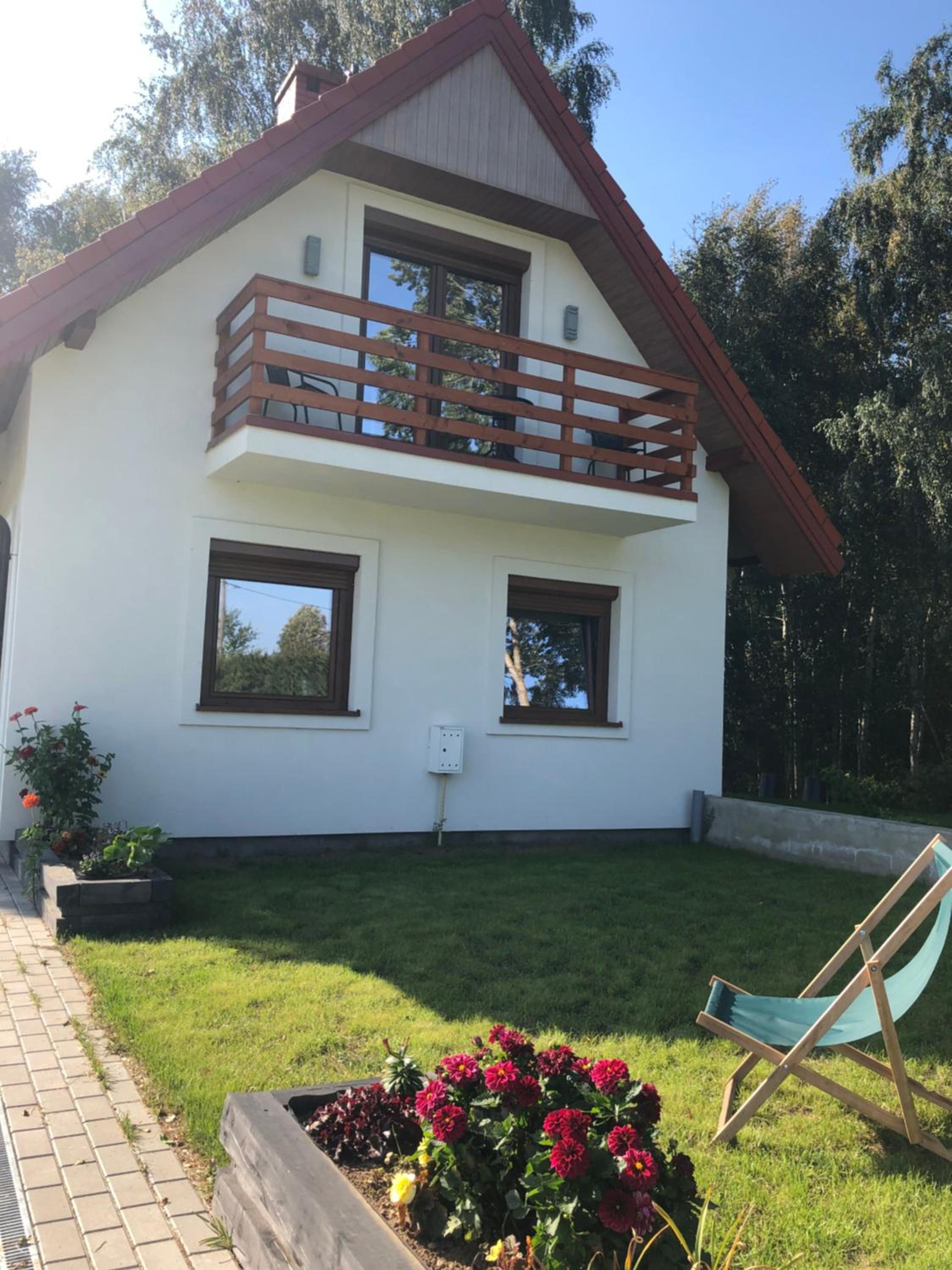 Caloroczny domek letniskowy ze stawem