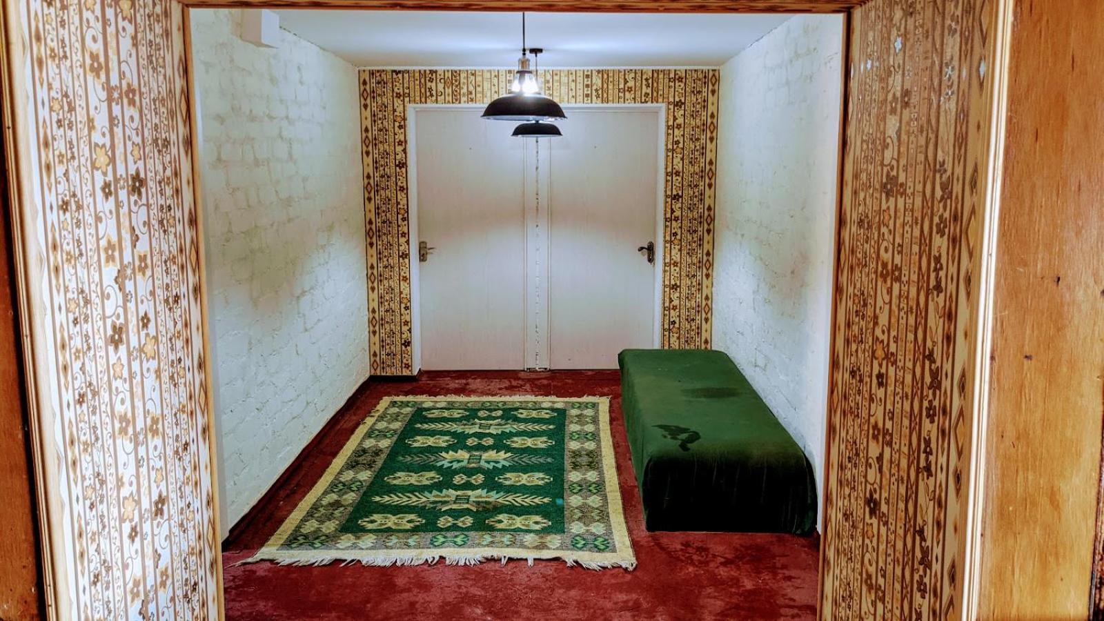 White Shino Hostel