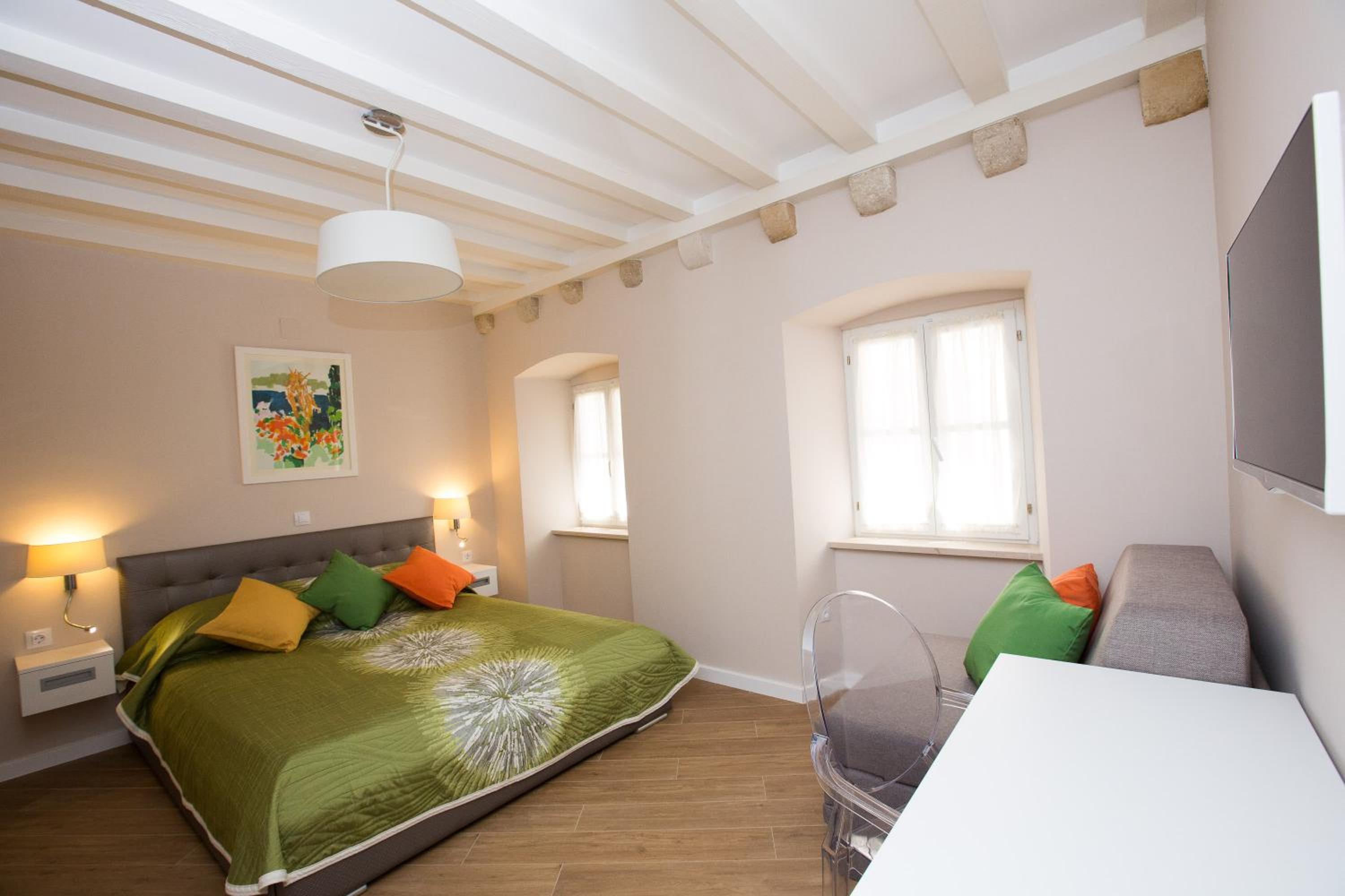 Villa Flores Room
