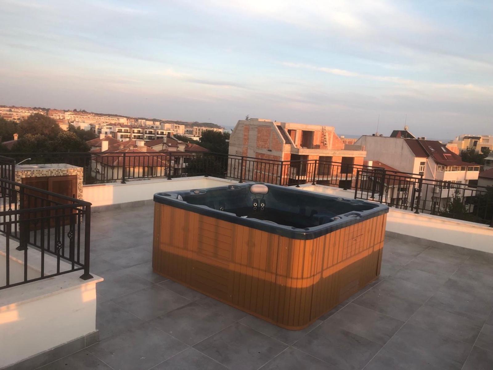 Villa Aqua Family Hotel