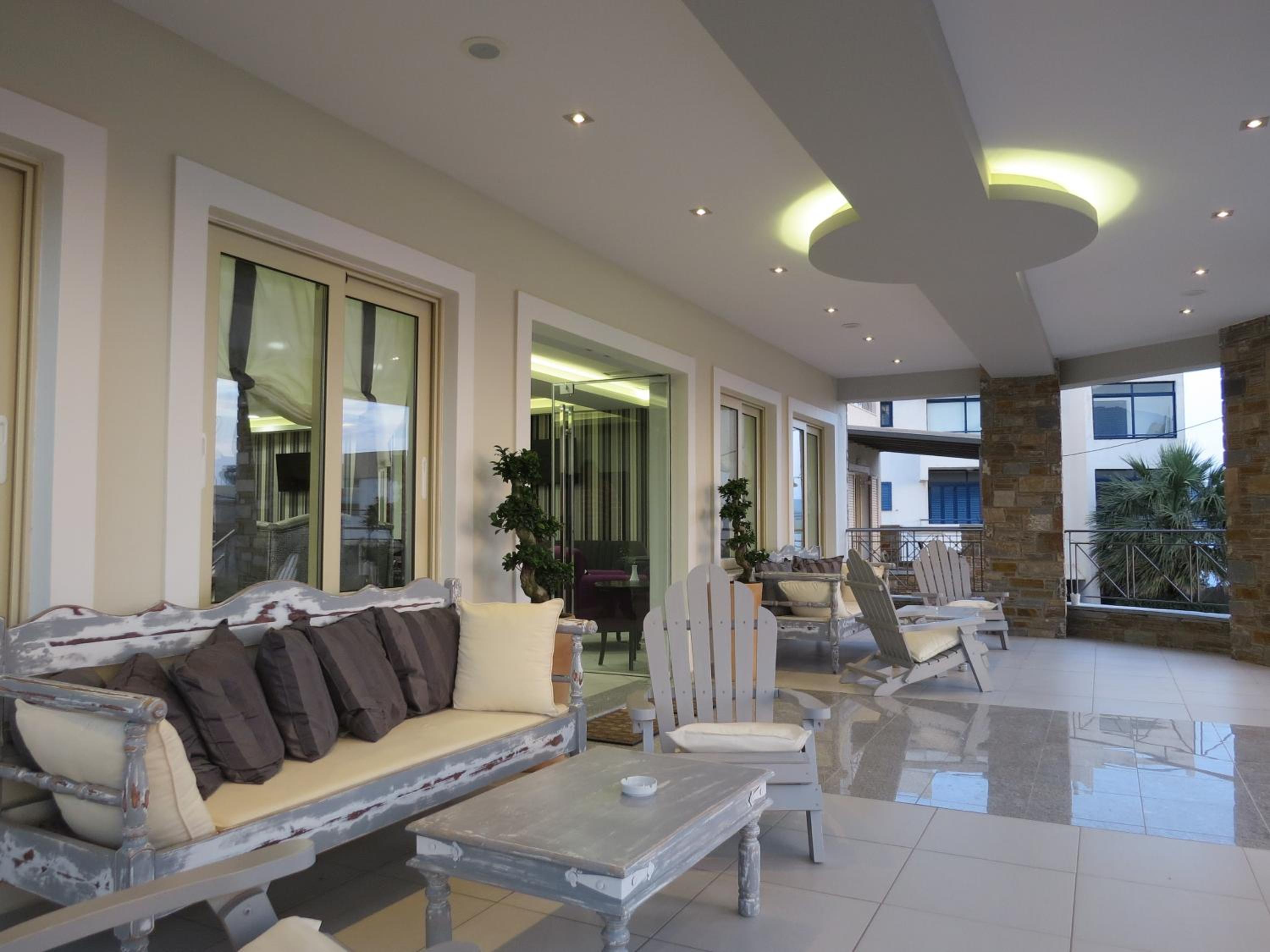 Thea Hotel - Studios & Suites