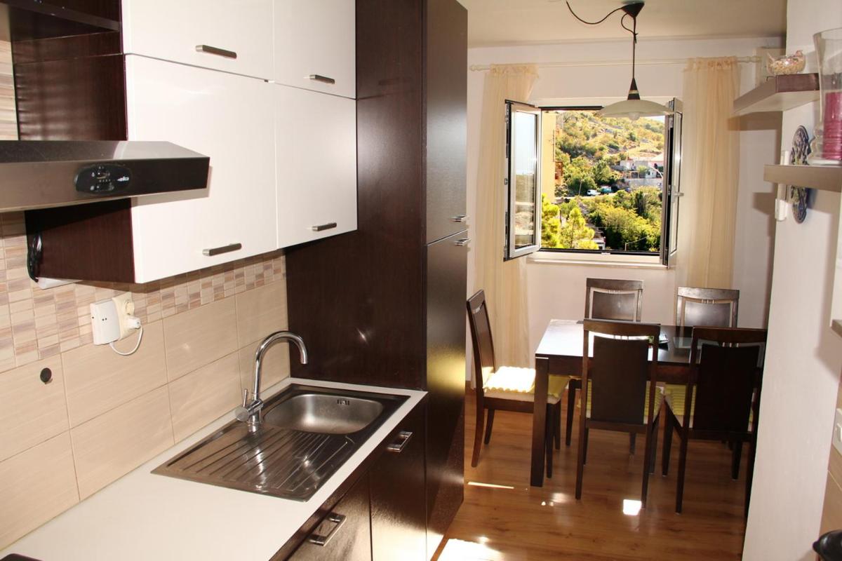 Apartment Mira
