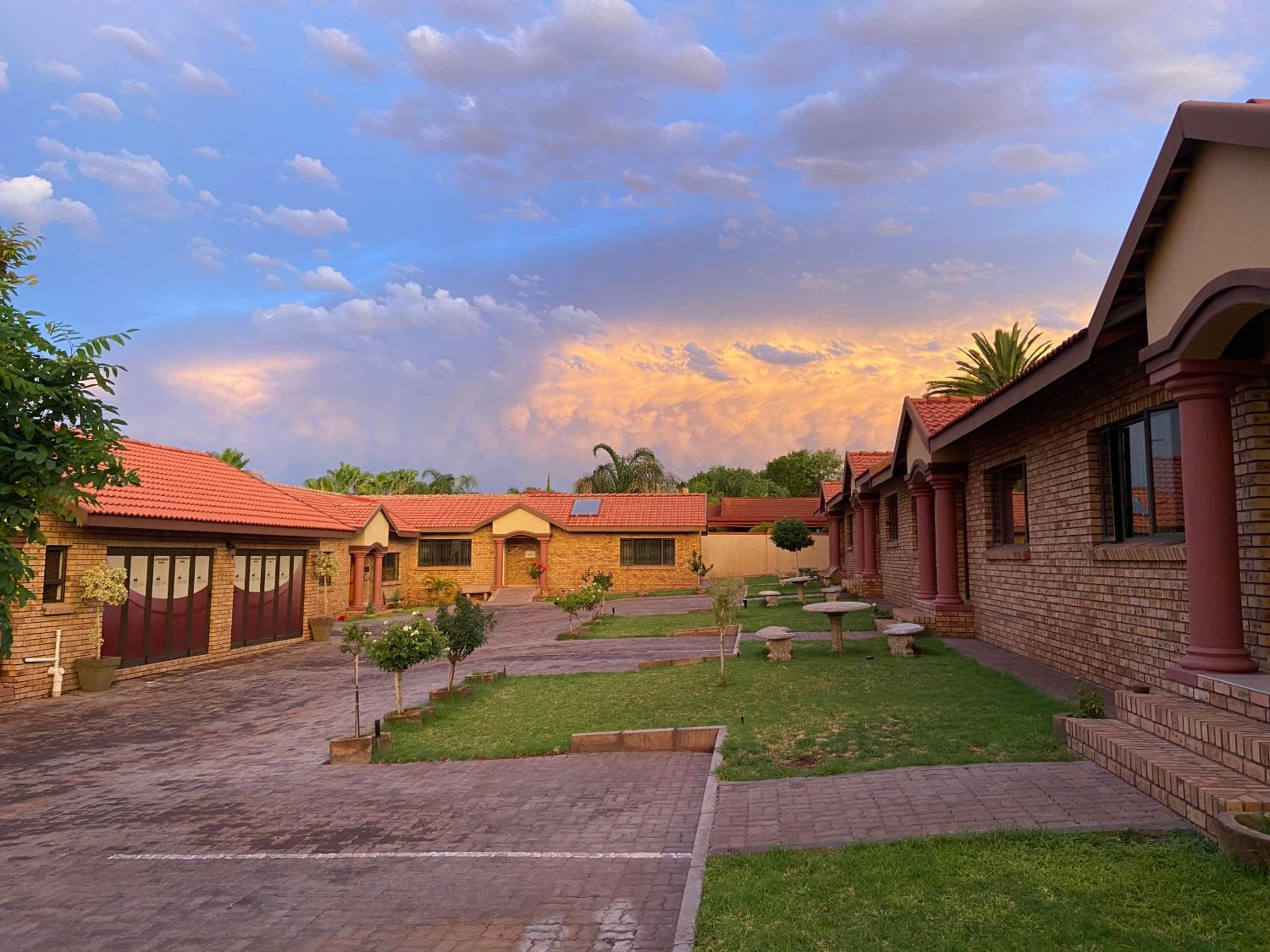 Casa Calida Guest House