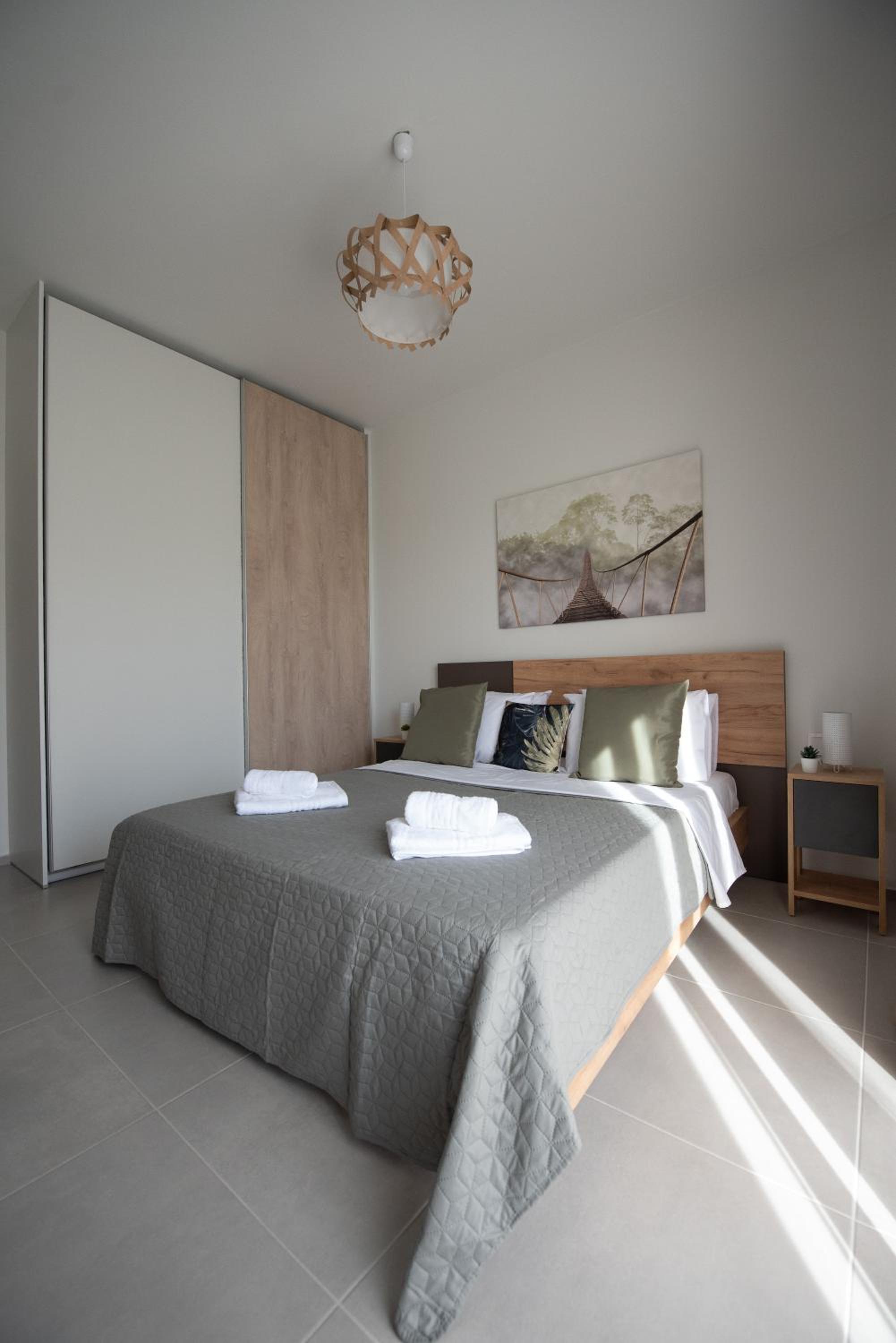 Luxury Autonomous Ground Floor Apartment