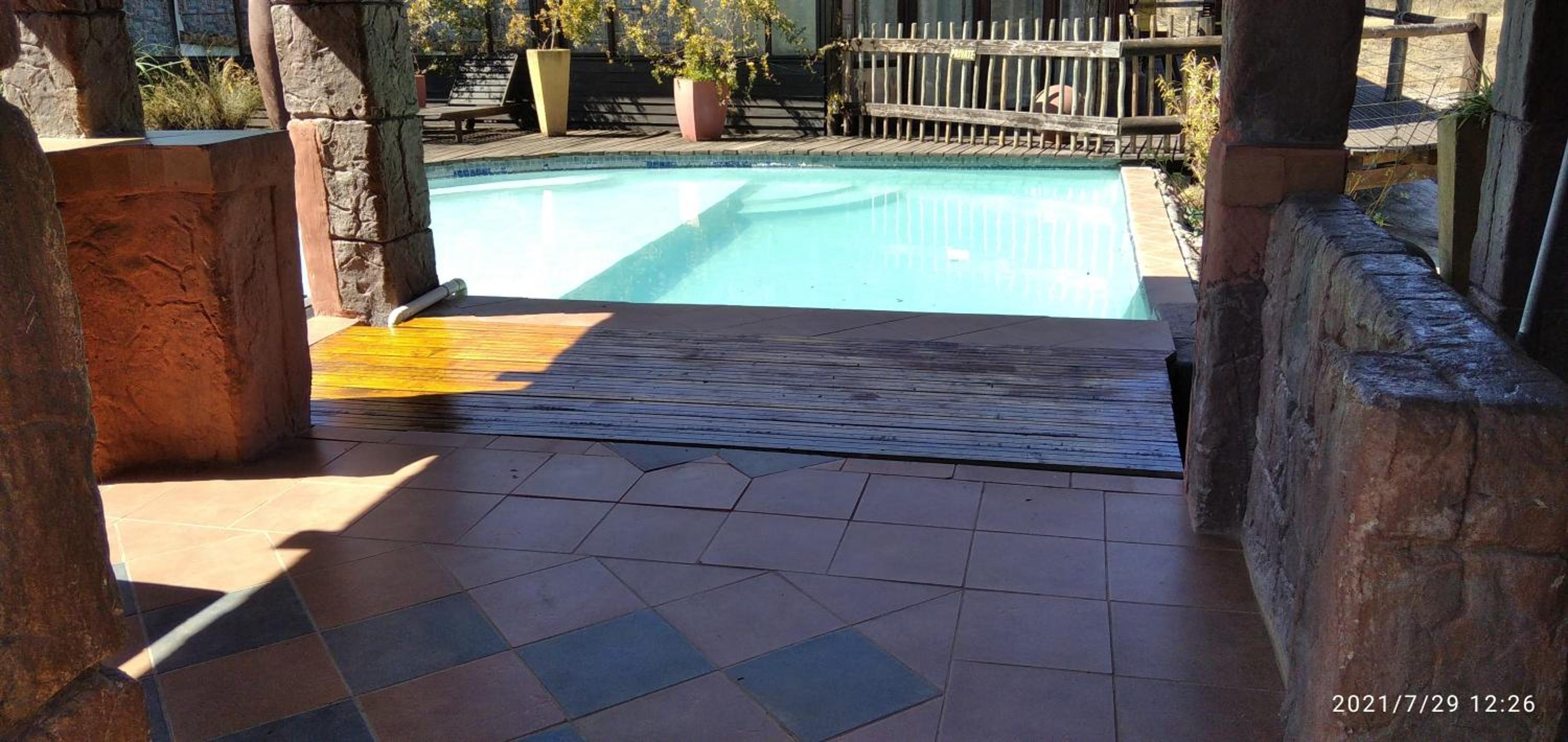 Photo 12