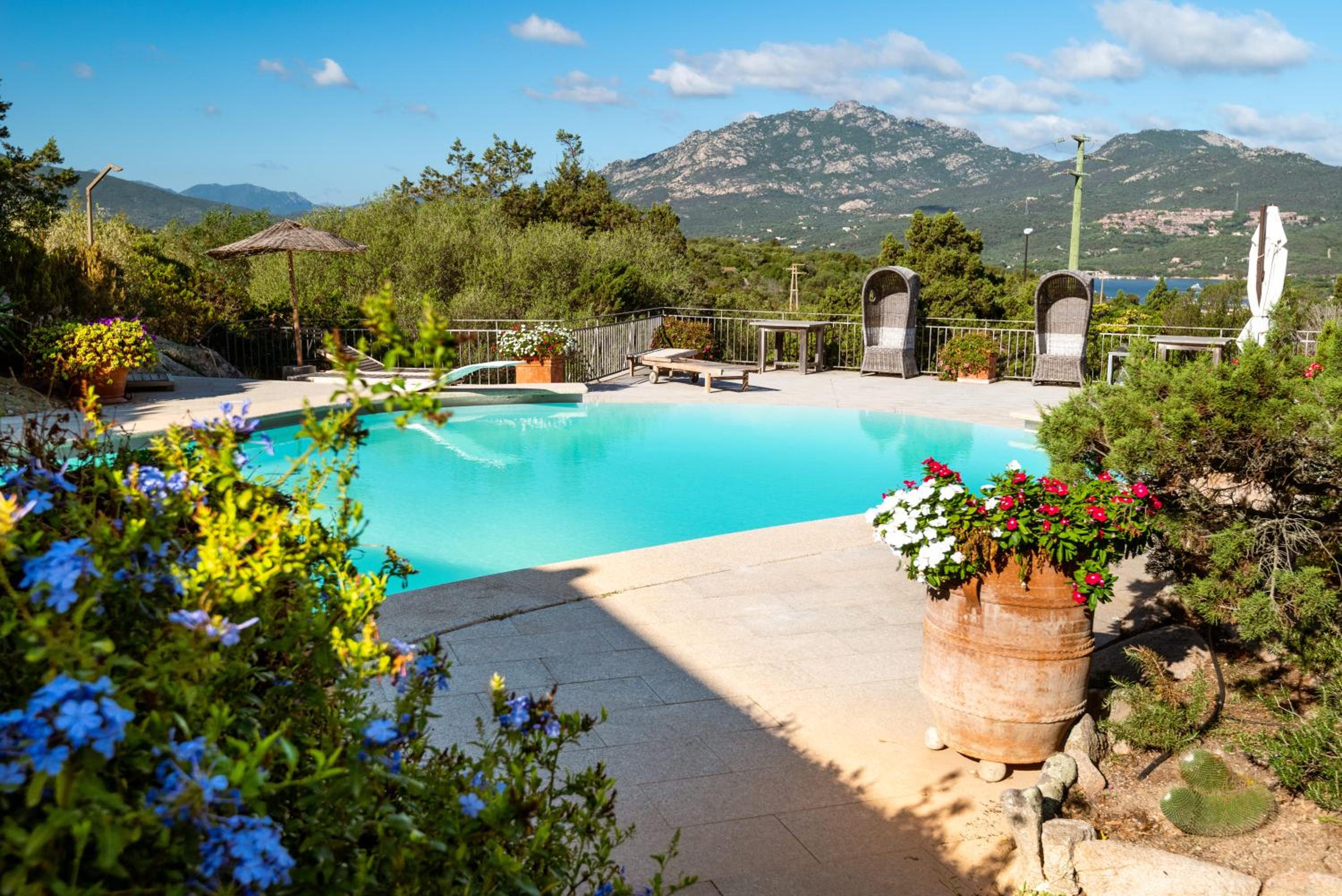 Esclusiva Villa con piscina view 4
