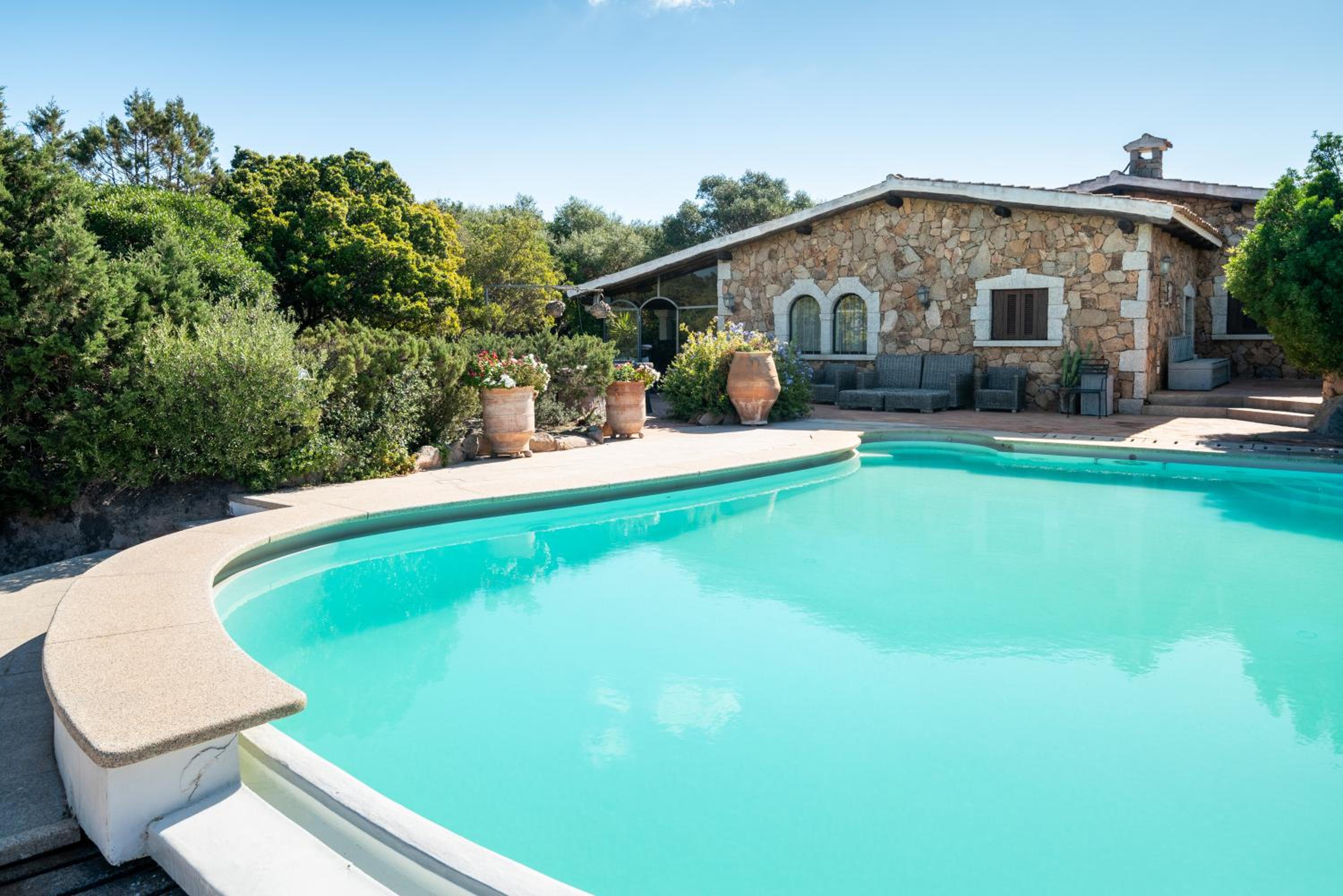 Esclusiva Villa con piscina view 2