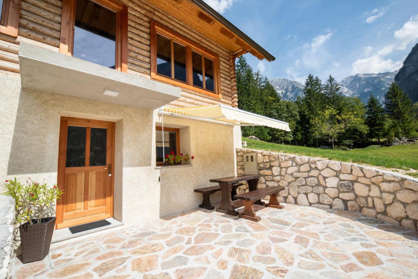 Apartments and rooms Kravanja