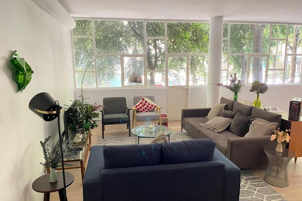 Best Location 3 bedroom apt in CONDESA photo 2