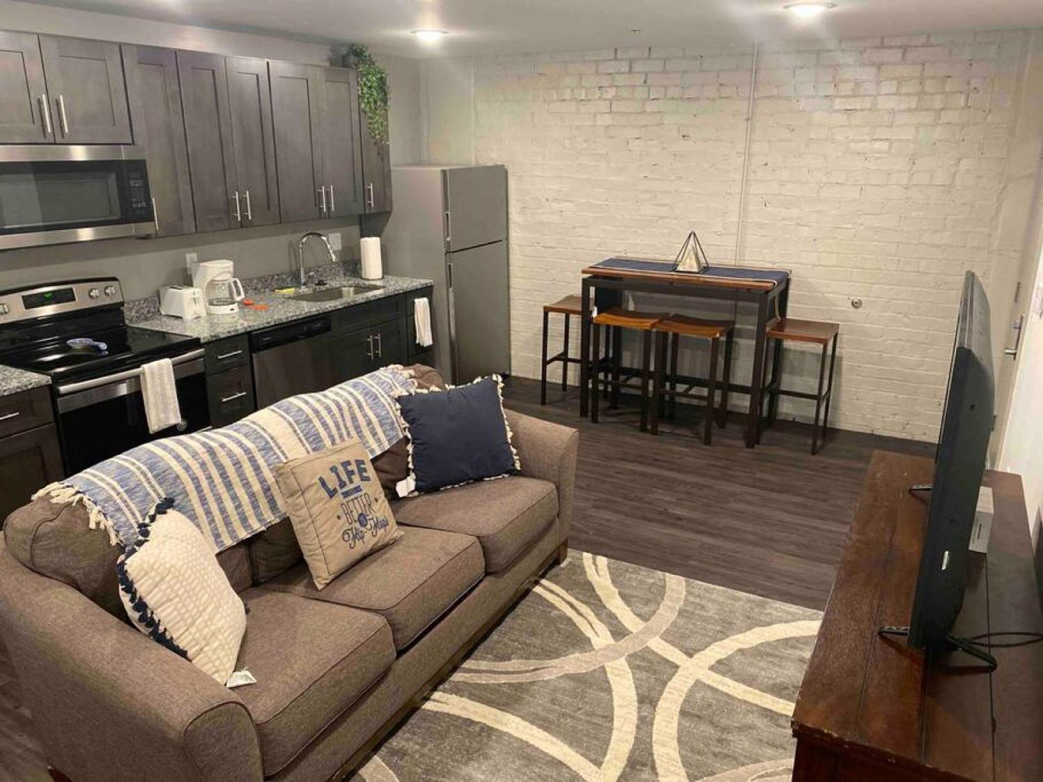Apt 251 Studio 2 Beautiful loft located in downtown Leavenworth view 2