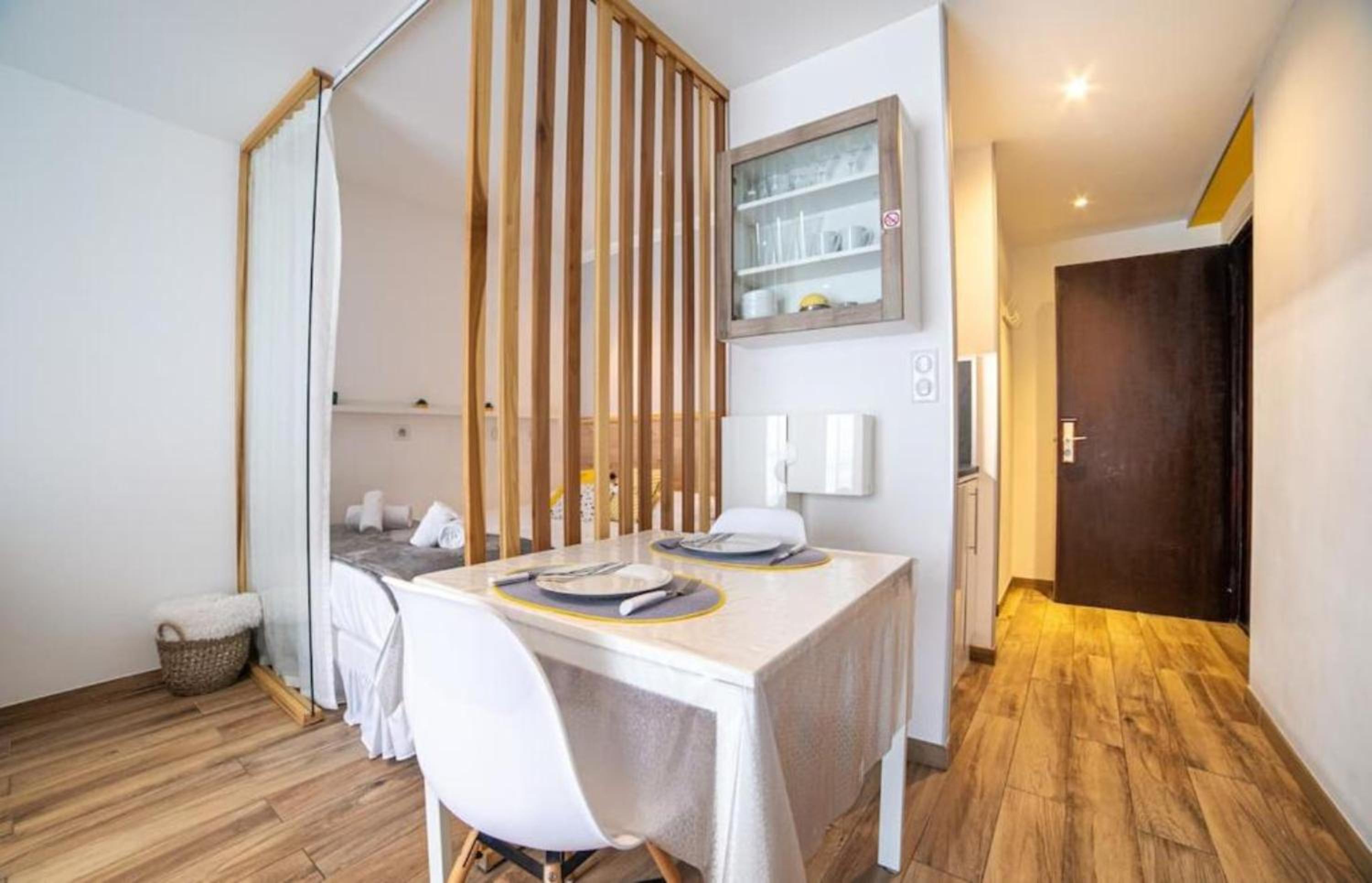 Cosy Center - Rue d'antibes - 200m plage- Clim - wifi - Unique photo 3