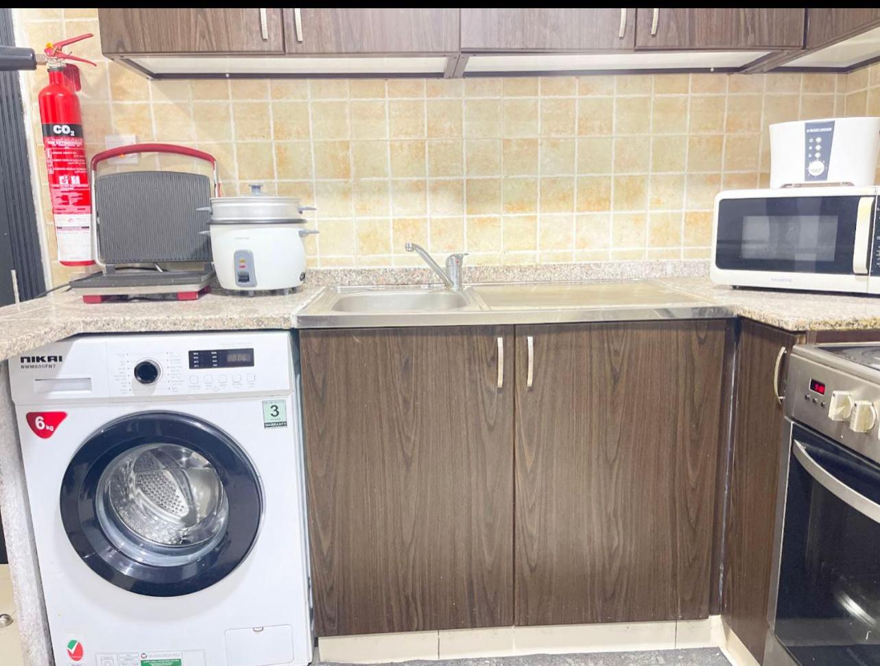 Dubai Vacations - Private gorgeous Room with Marina view with Shared Kitchen - Property Image 1