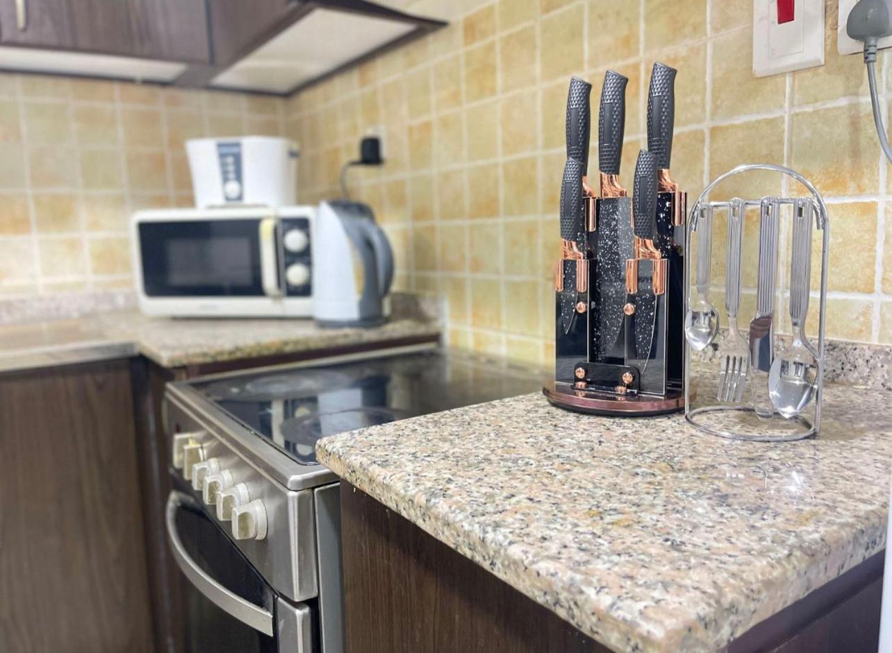 Dubai Vacations - Private gorgeous Room with Marina view with Shared Kitchen - Property Image 13