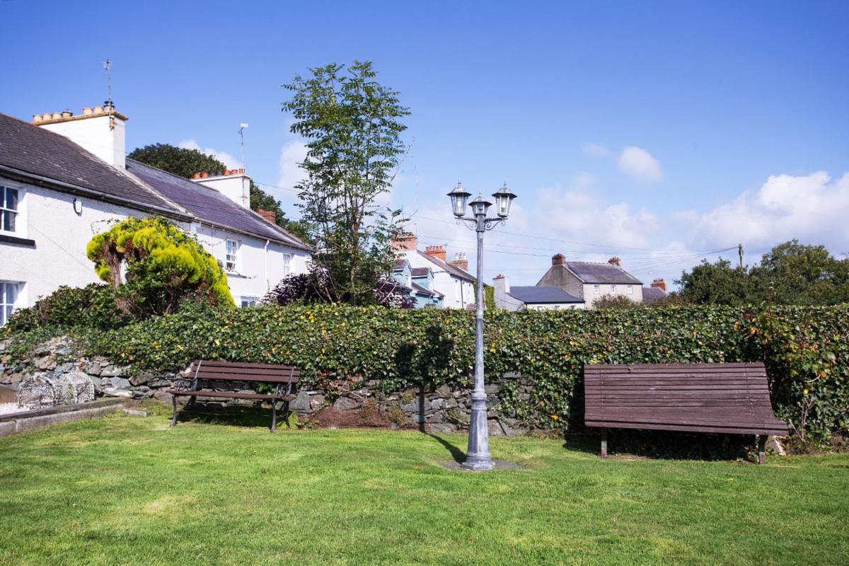 Burford Lodge Guest House view 3