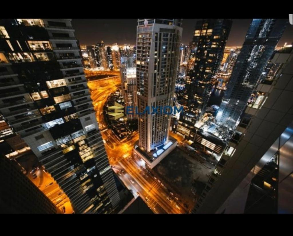 Bright Luxury 2BR Aprt Dubai Marina with Balcony & Free Parking
