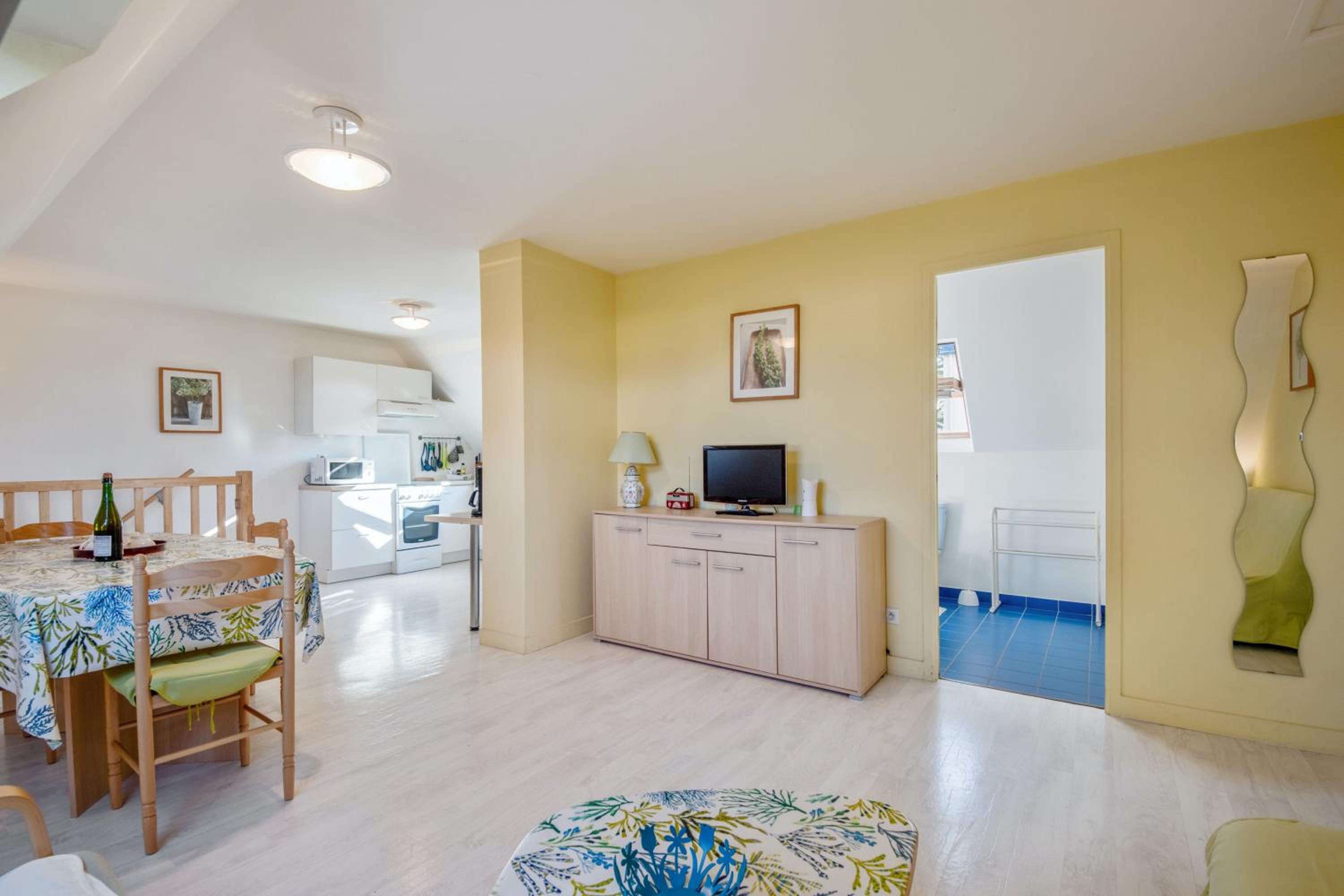 Appartement de 2 chambres avec vue sur la ville et jardin amenage a Arzon a 1 km de la plage