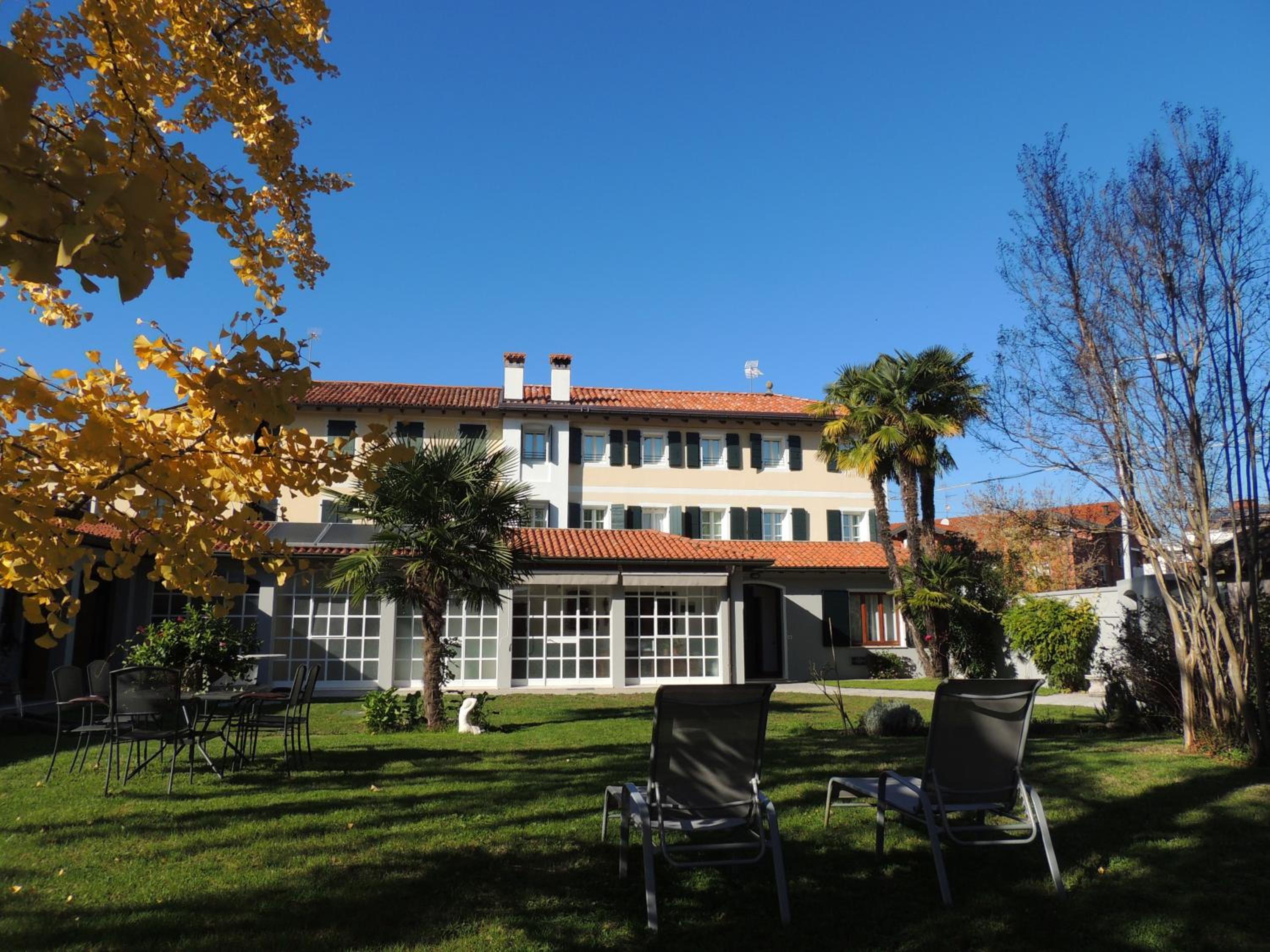 Ginkgo Guest House view 4