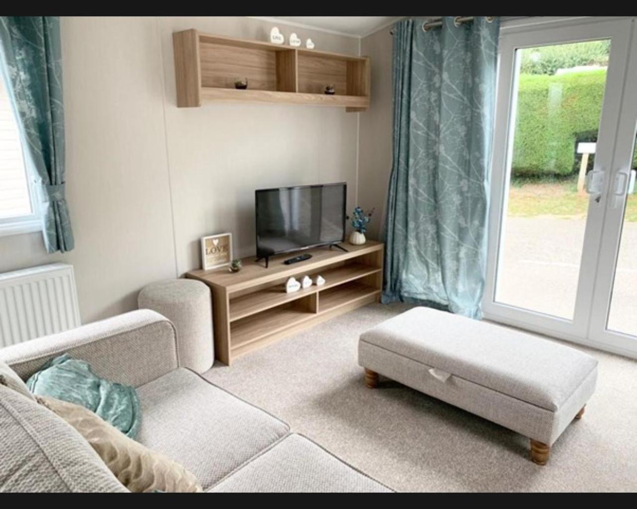 Exotic 3-Bed Caravan at Newquay Holiday Park view 3