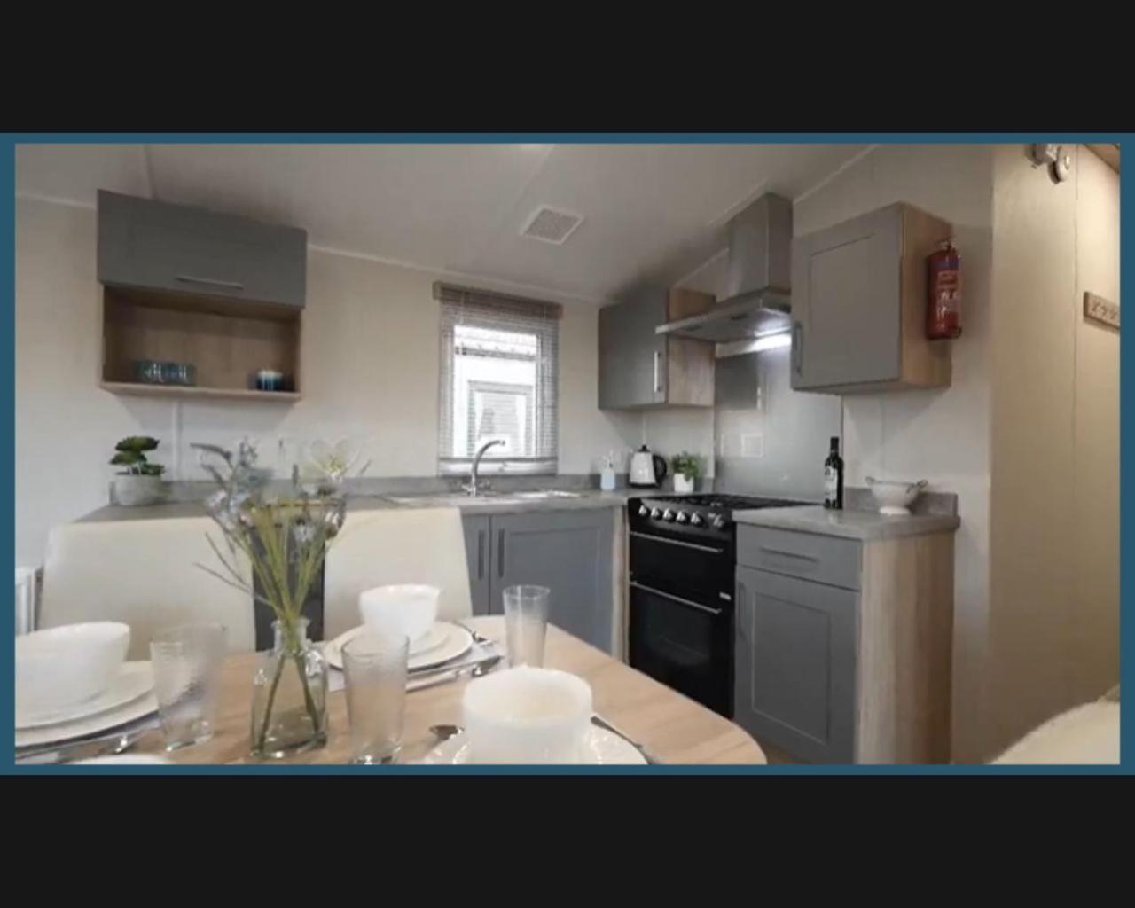 Exotic 3-Bed Caravan at Newquay Holiday Park view 4