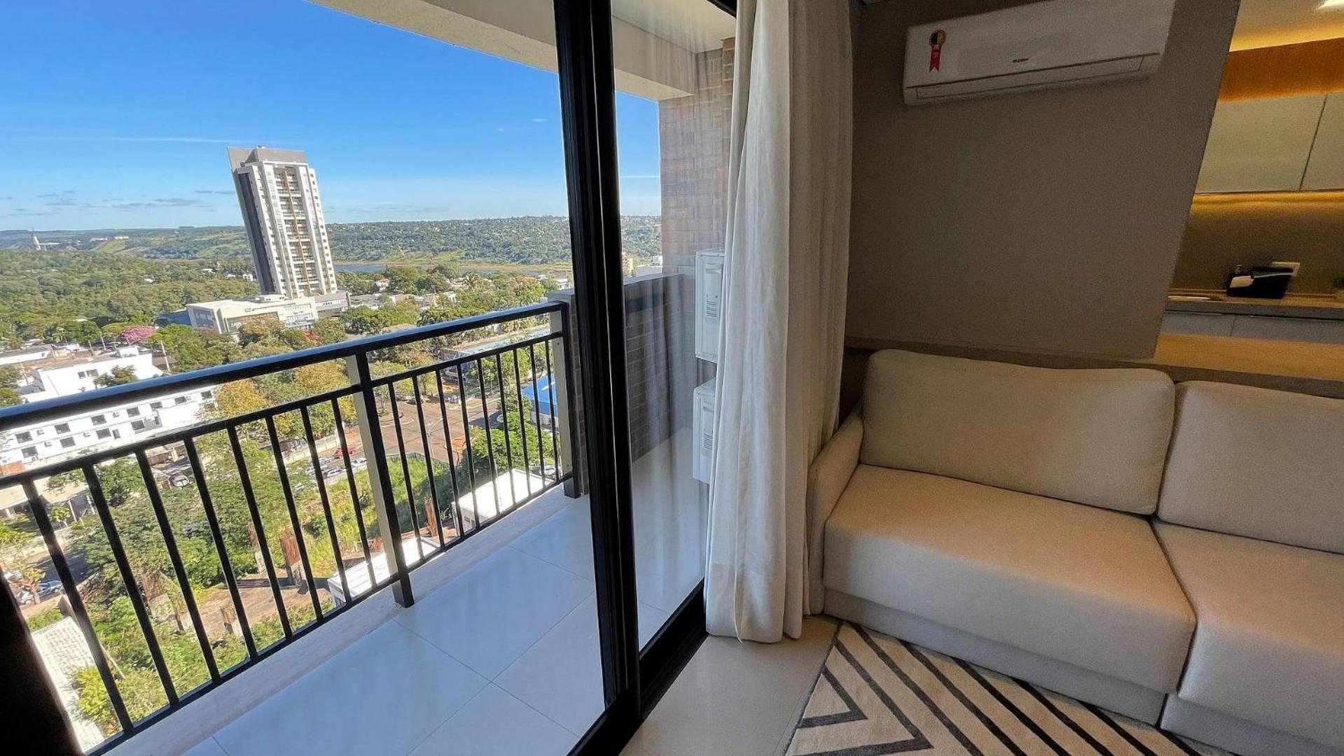 Studio no último andar no CENTRO de FOZ com vista para o rio Paraná