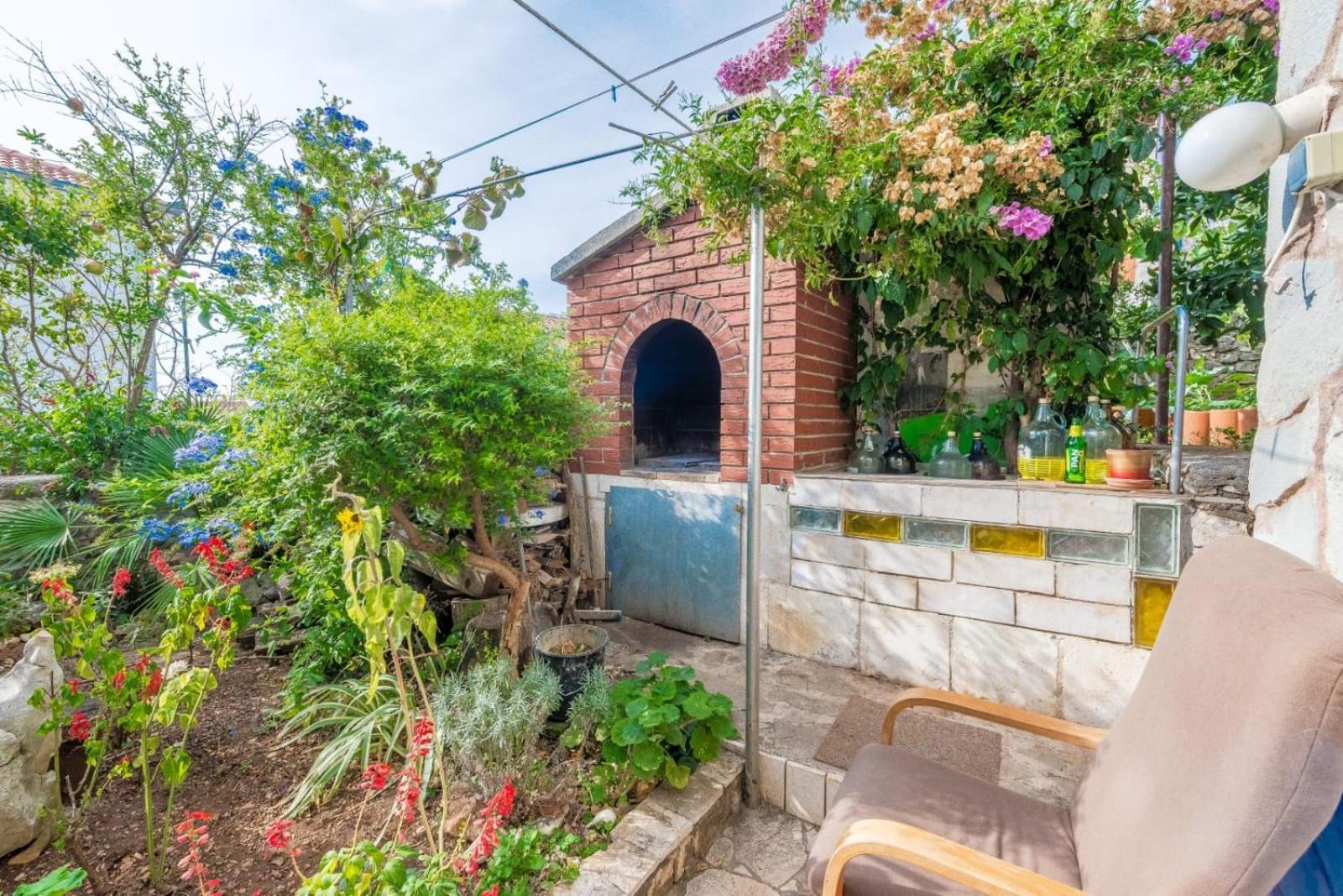 Apartments Branko - 60m from beach view 2