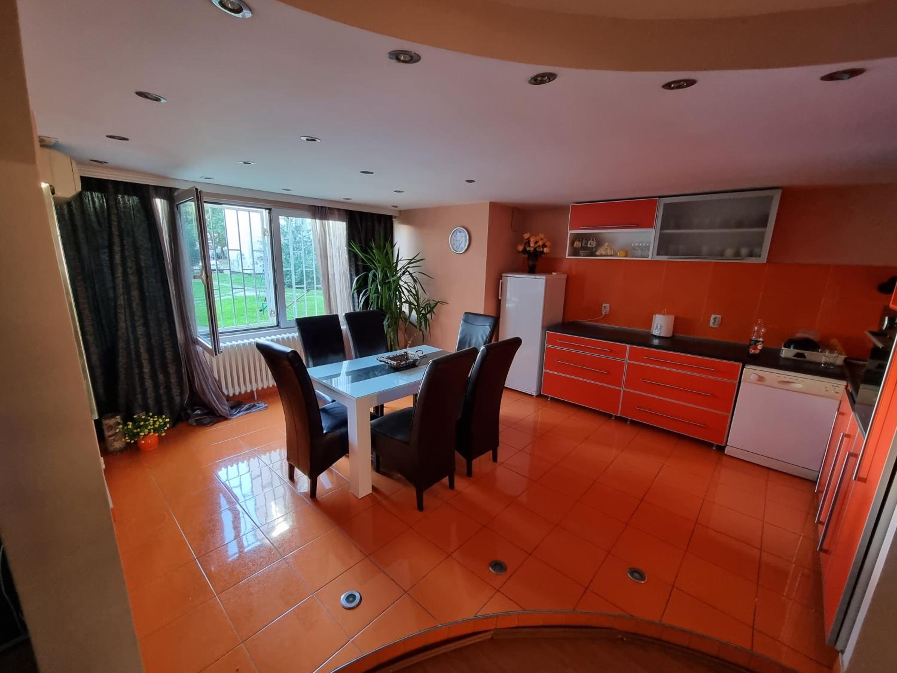 Deluxe Voždovac Apartment