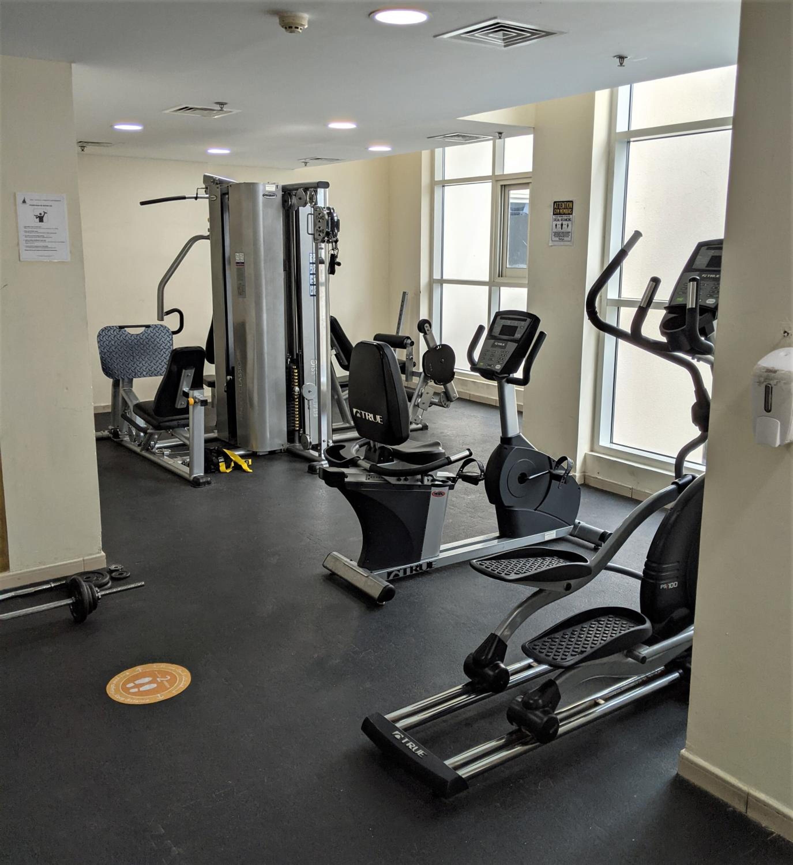 Fully Furnished Studio with Golf views and Gym
